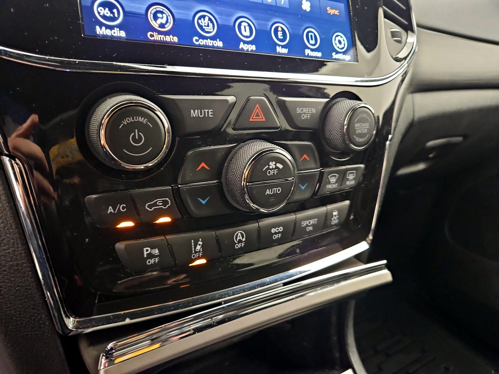 Thumbnail: 2021 Jeep Grand Cherokee - 17