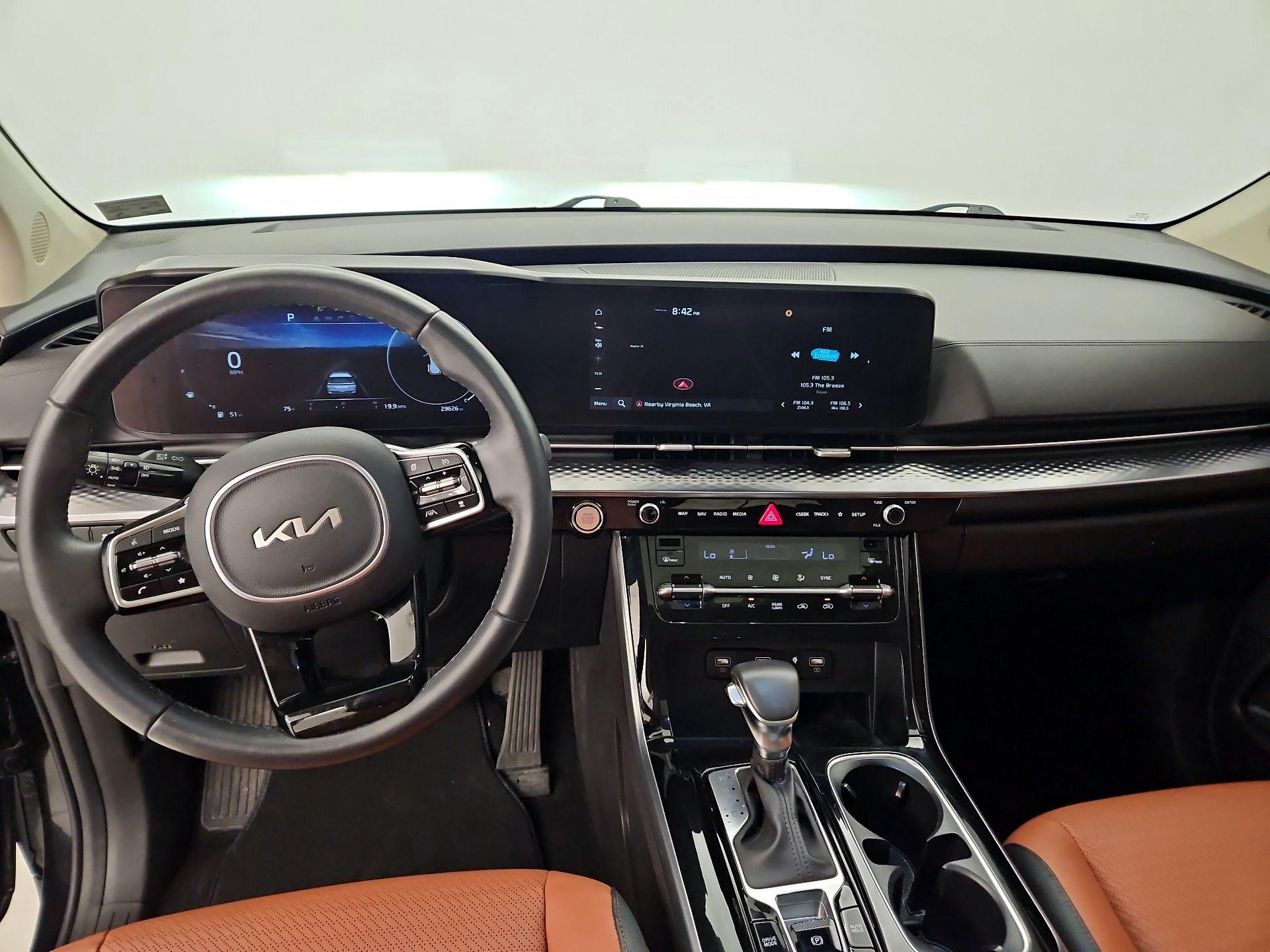 Thumbnail: 2023 Kia Carnival - 9