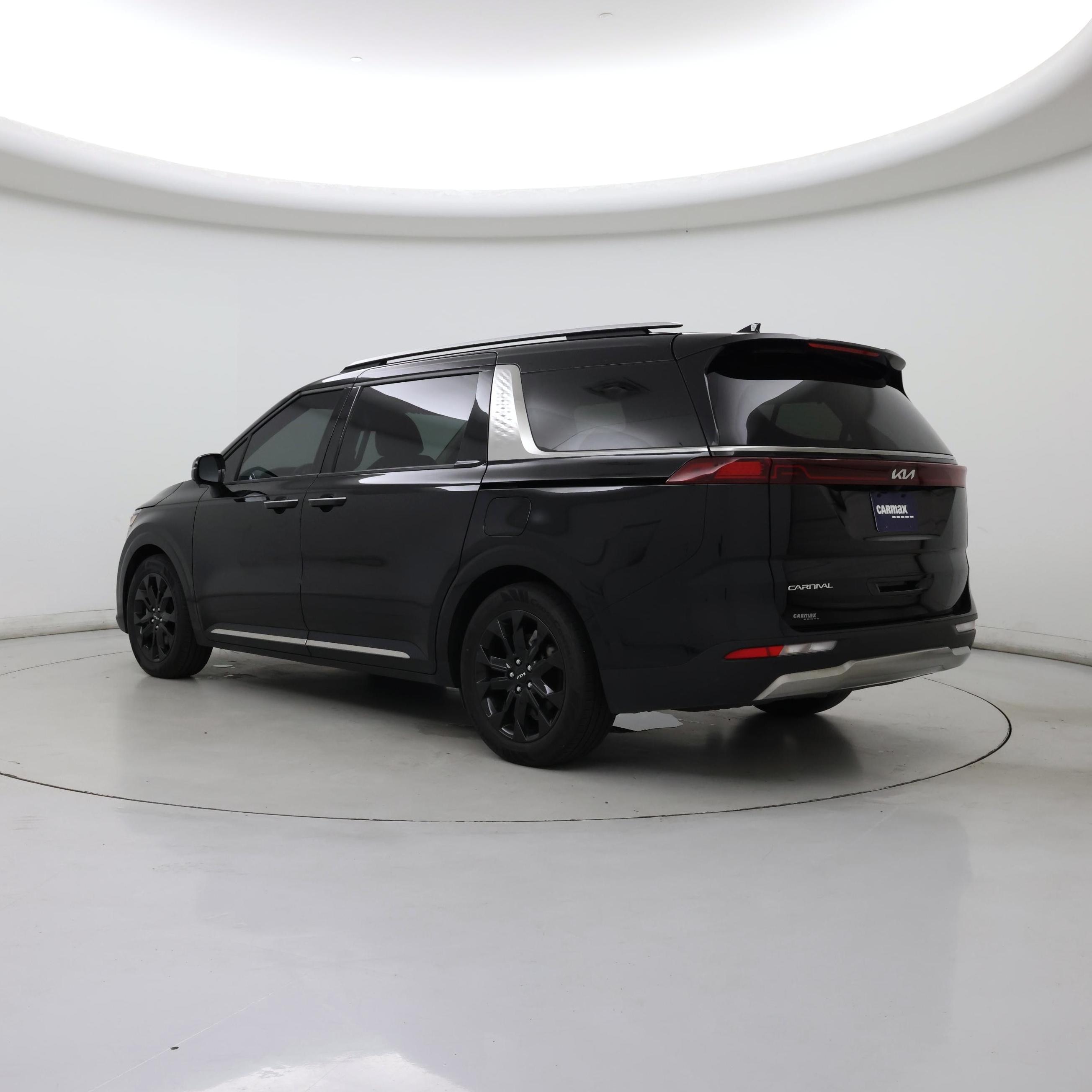 Thumbnail: 2023 Kia Carnival - 2
