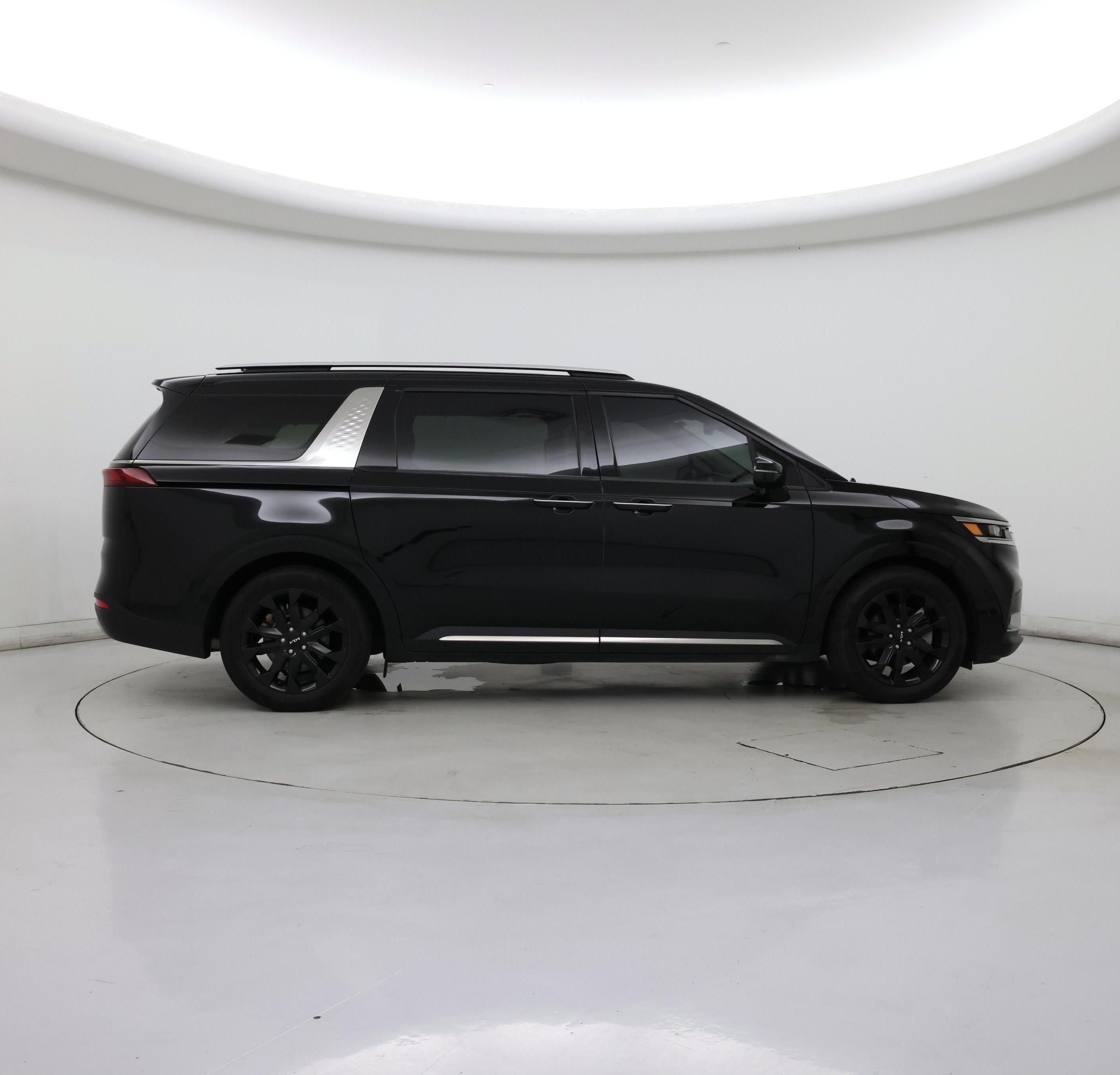 Thumbnail: 2023 Kia Carnival - 7