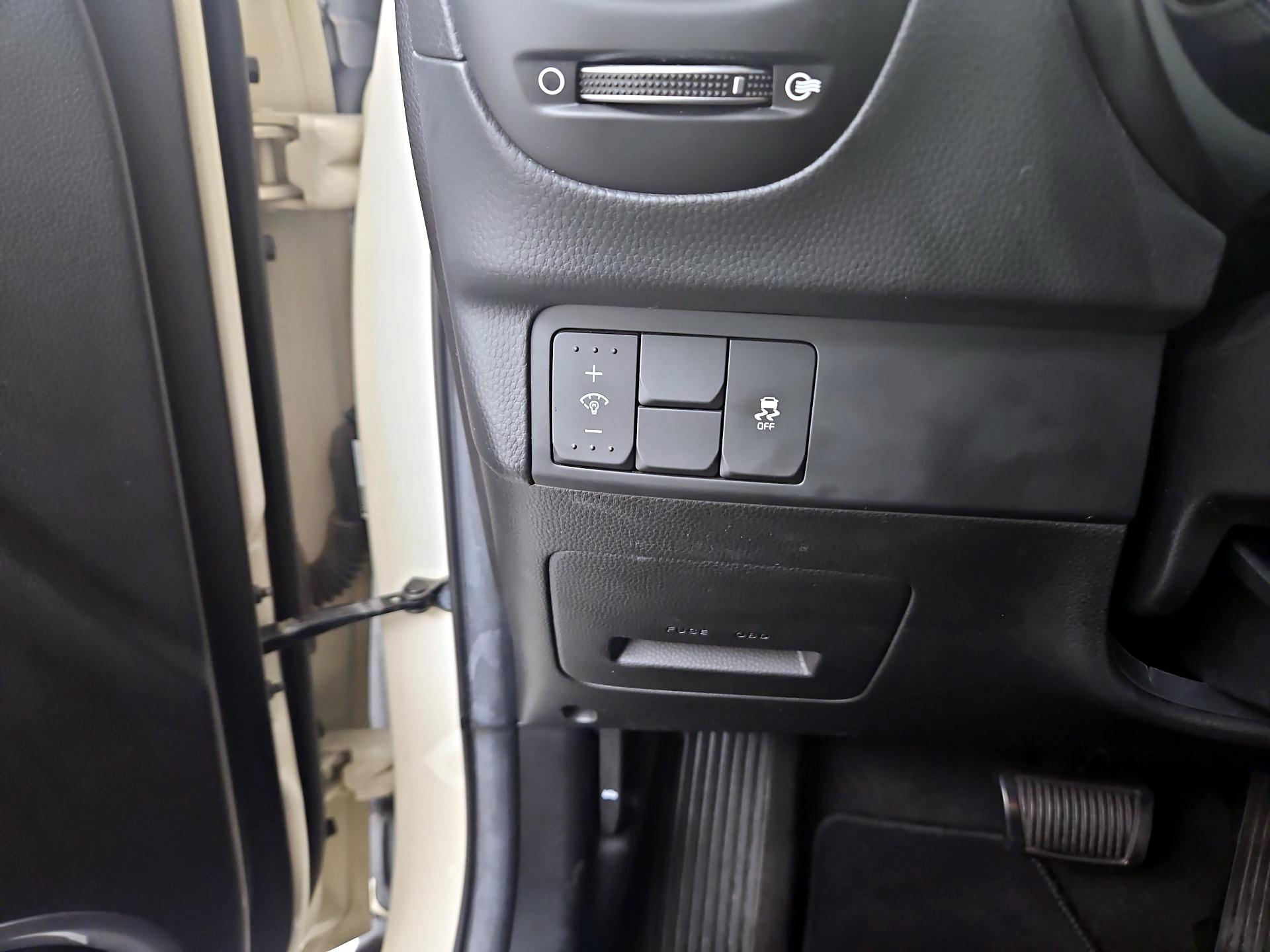 Thumbnail: 2015 Kia Soul - 13