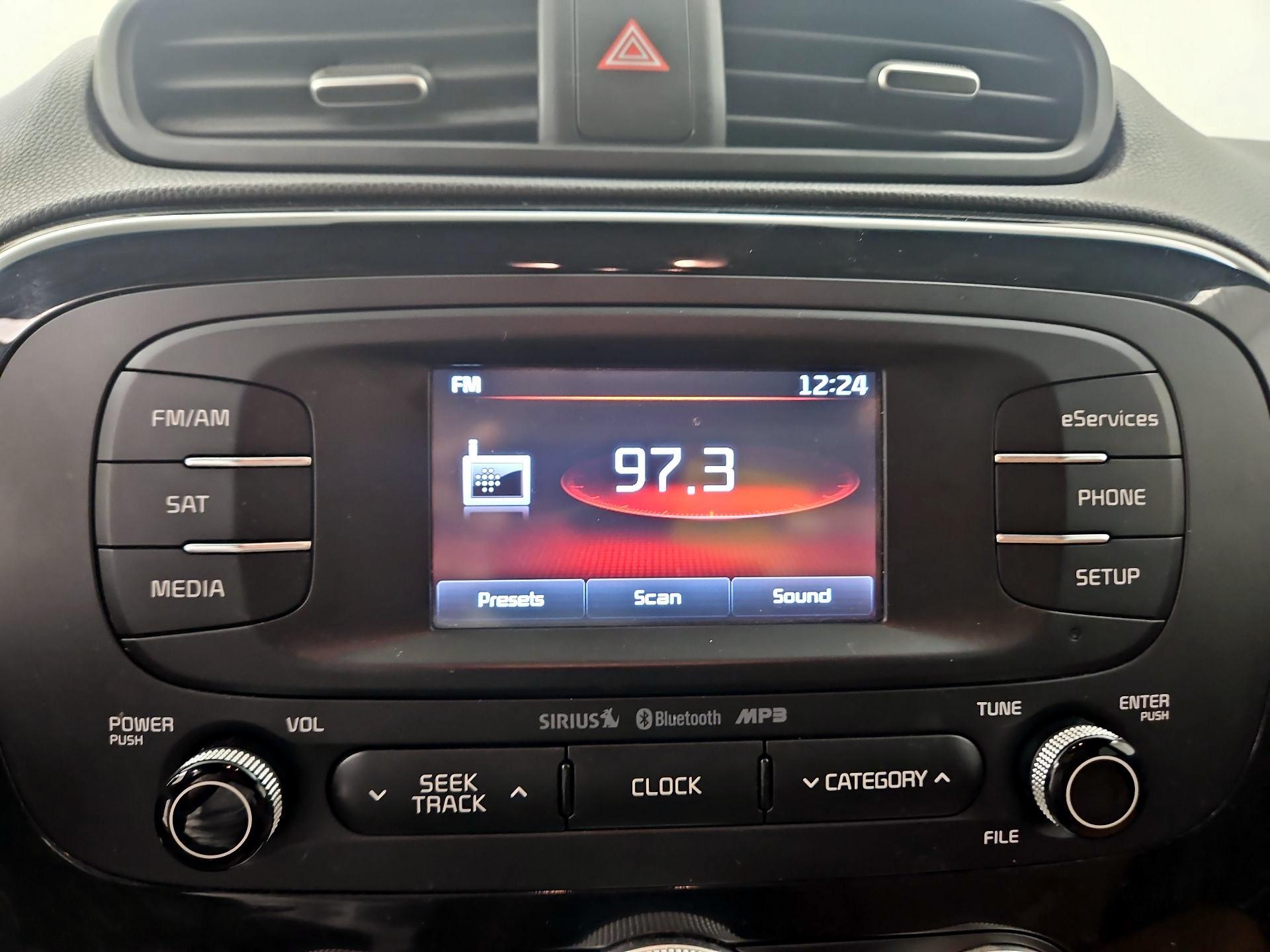 Thumbnail: 2015 Kia Soul - 15