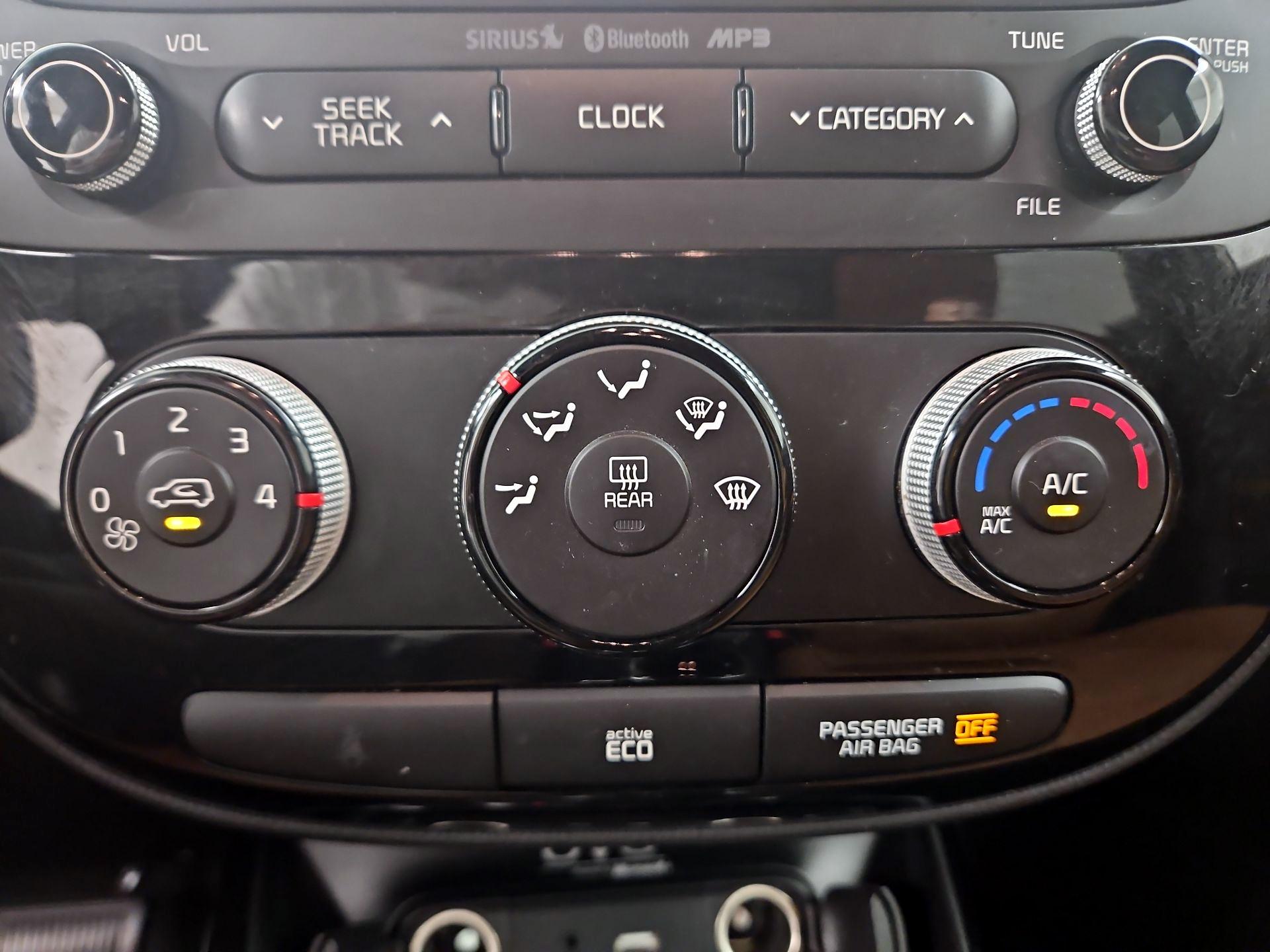 Thumbnail: 2015 Kia Soul - 16