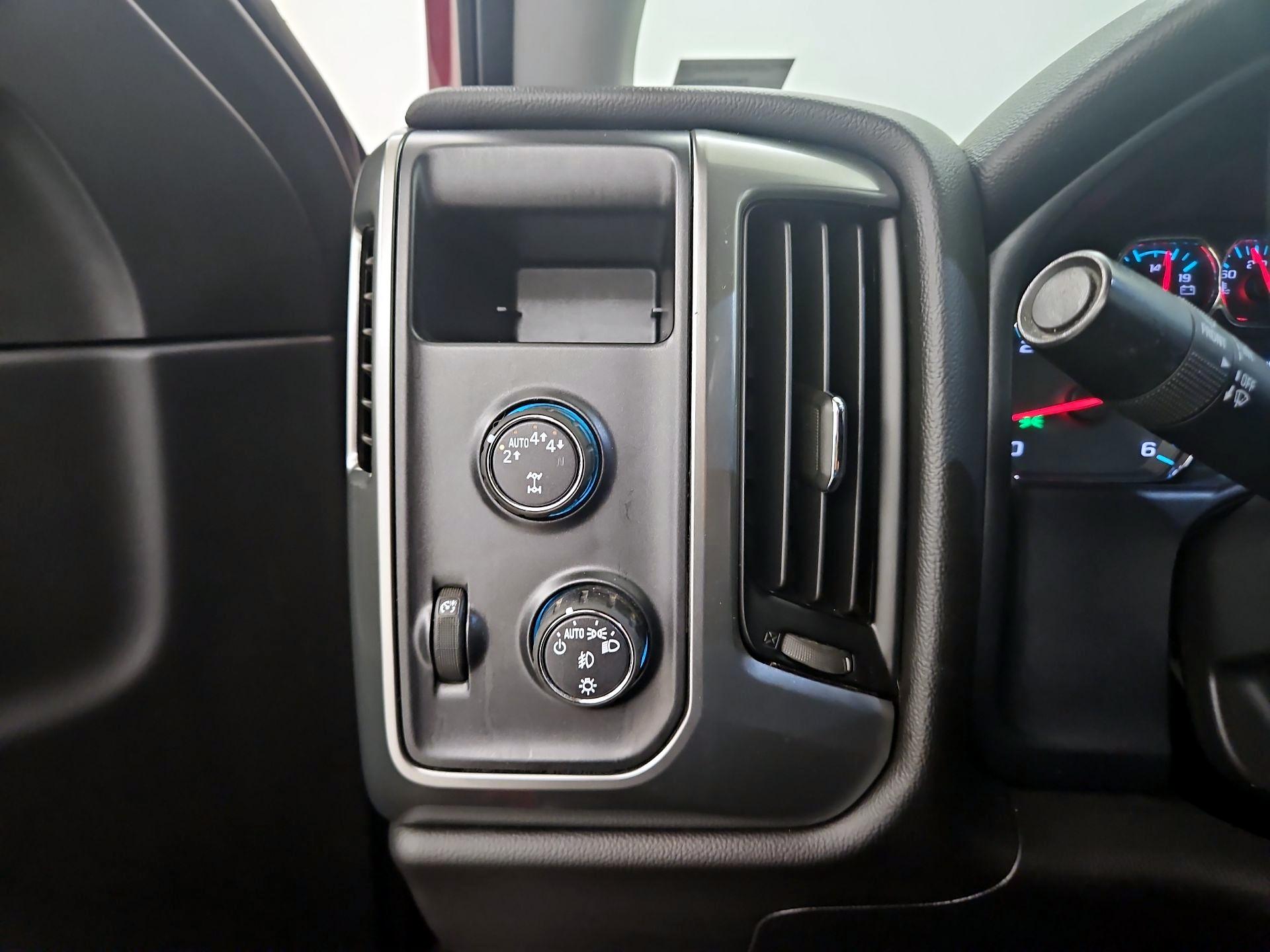 Thumbnail: 2018 Chevrolet Silverado 1500 - 13