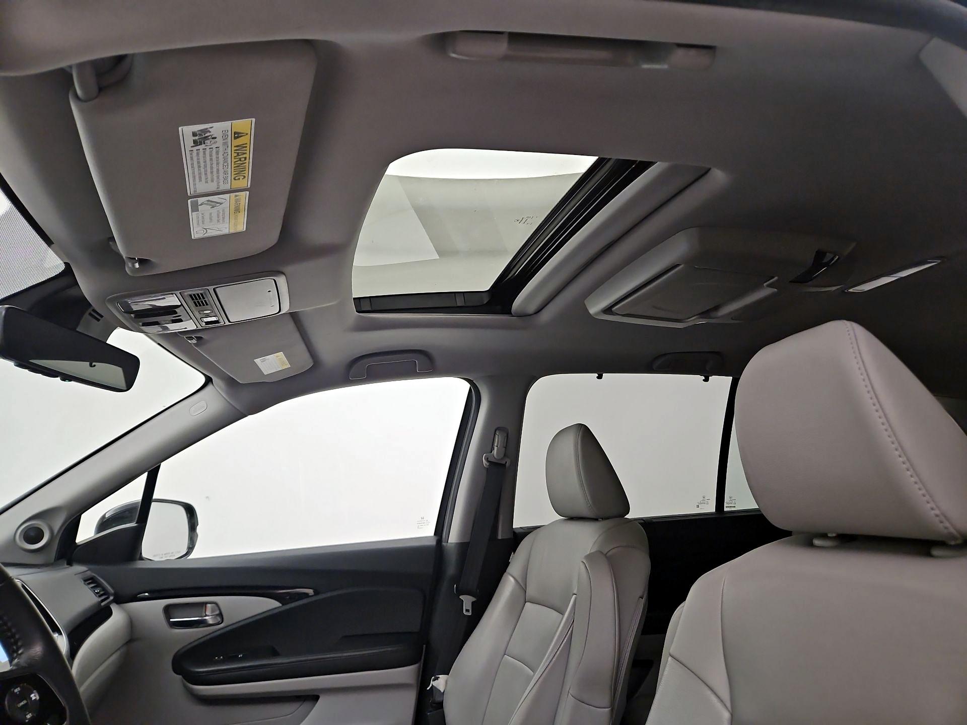 Thumbnail: 2019 Honda Pilot - 20