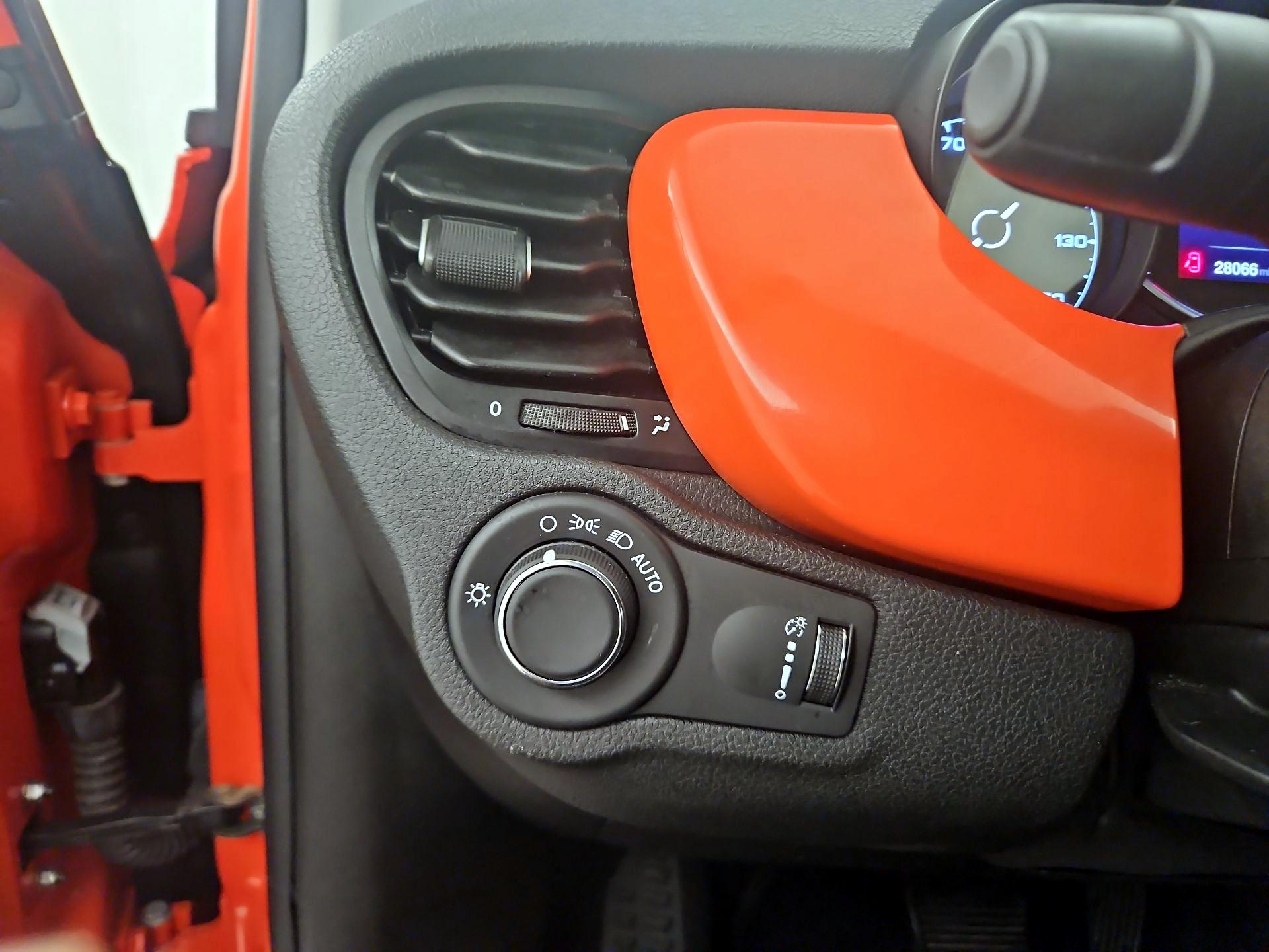 Thumbnail: 2020 Fiat 500X - 13