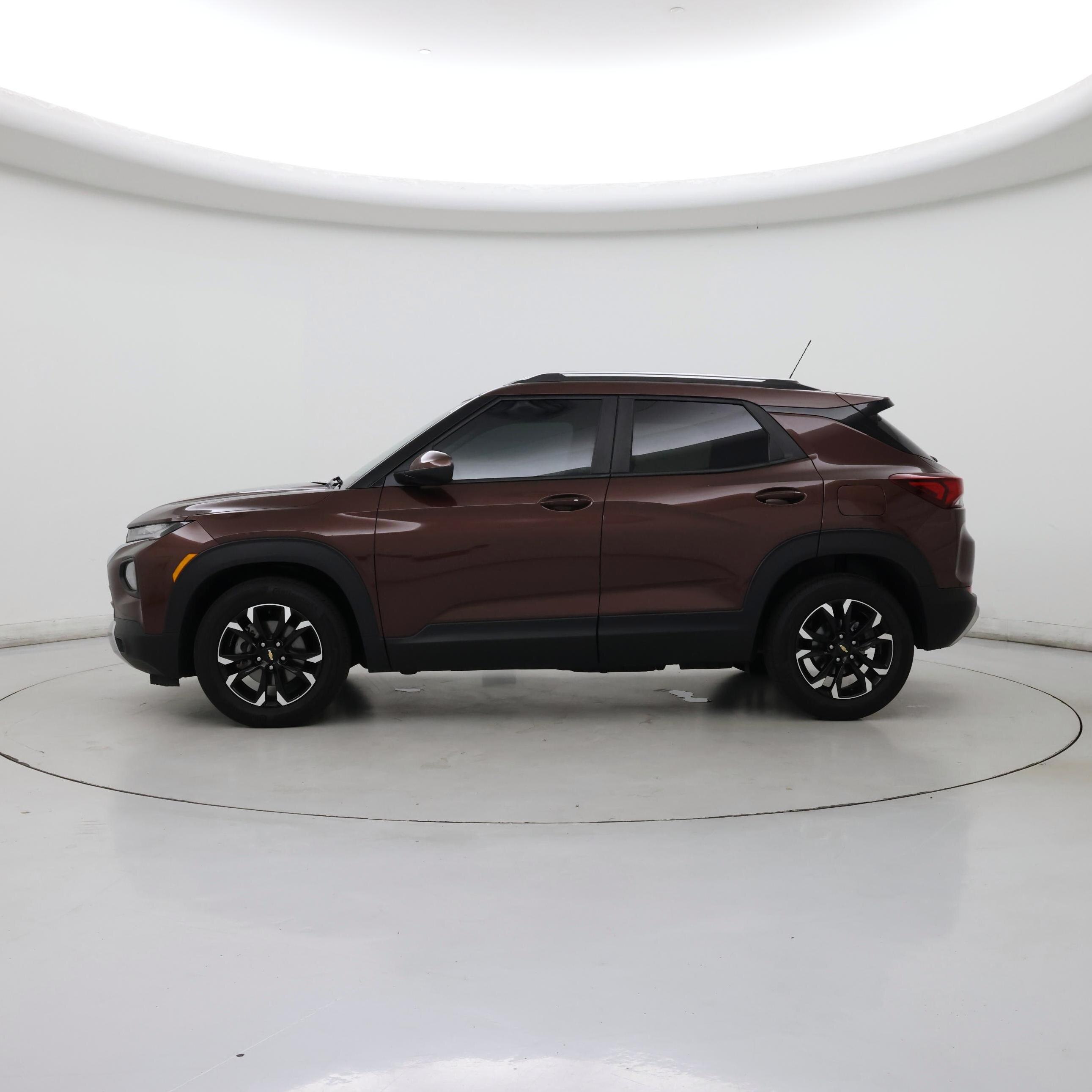 Thumbnail: 2023 Chevrolet TrailBlazer - 3