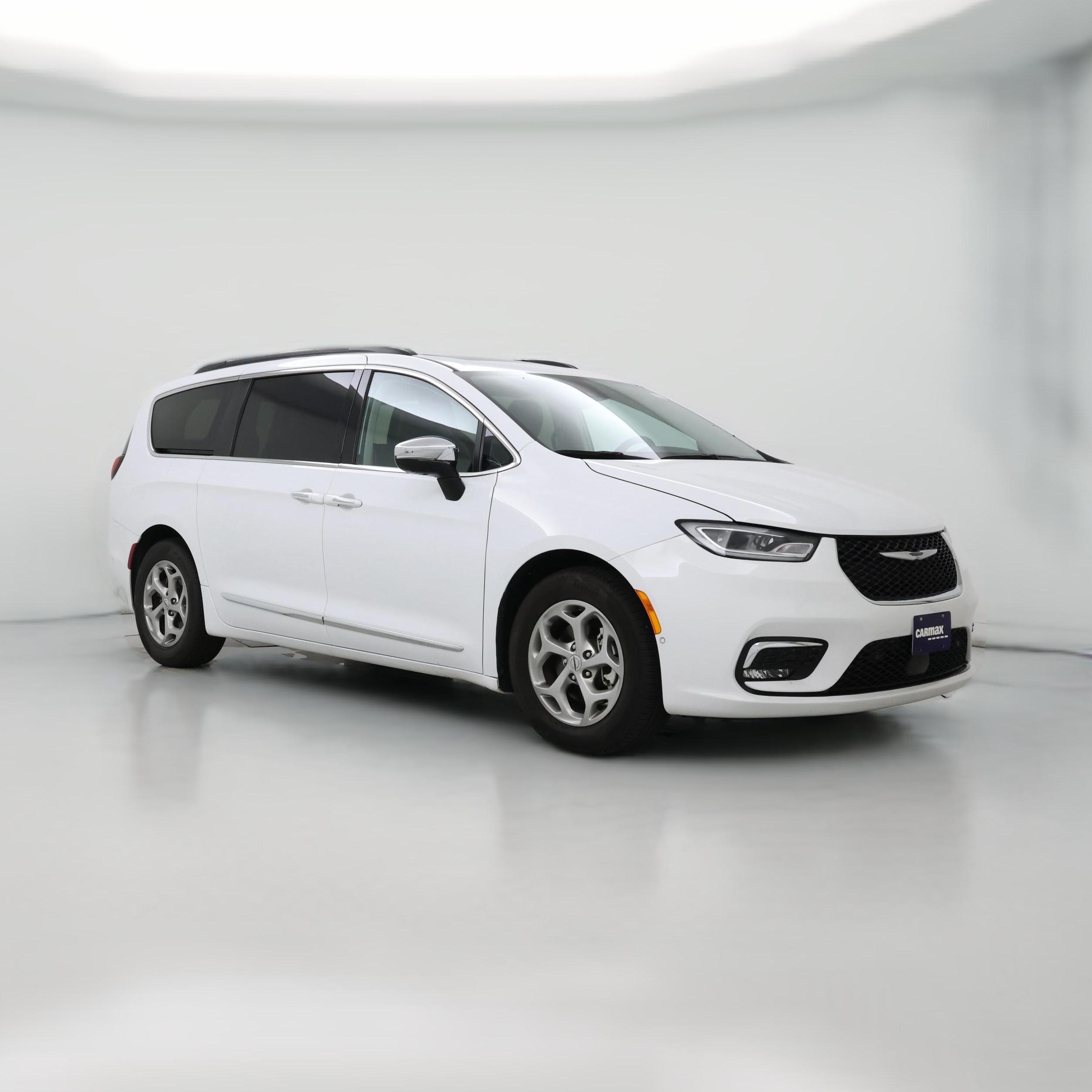Thumbnail: 2023 Chrysler Pacifica - 1