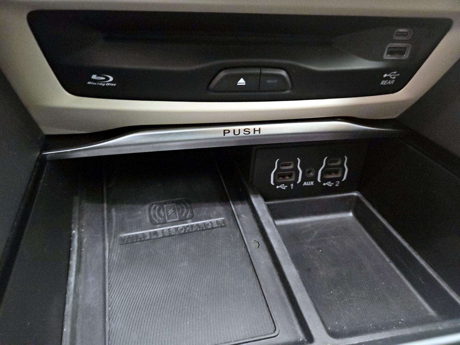 Thumbnail: 2023 Chrysler Pacifica - 19