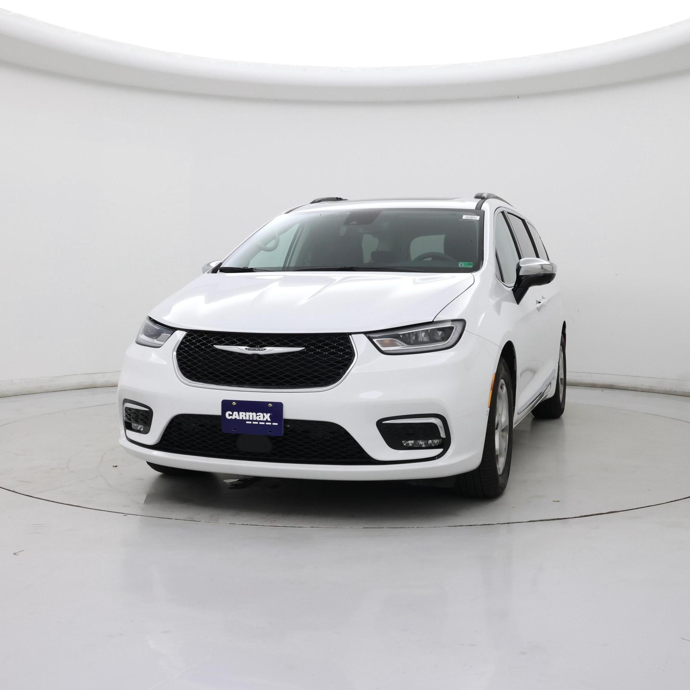 Thumbnail: 2023 Chrysler Pacifica - 4