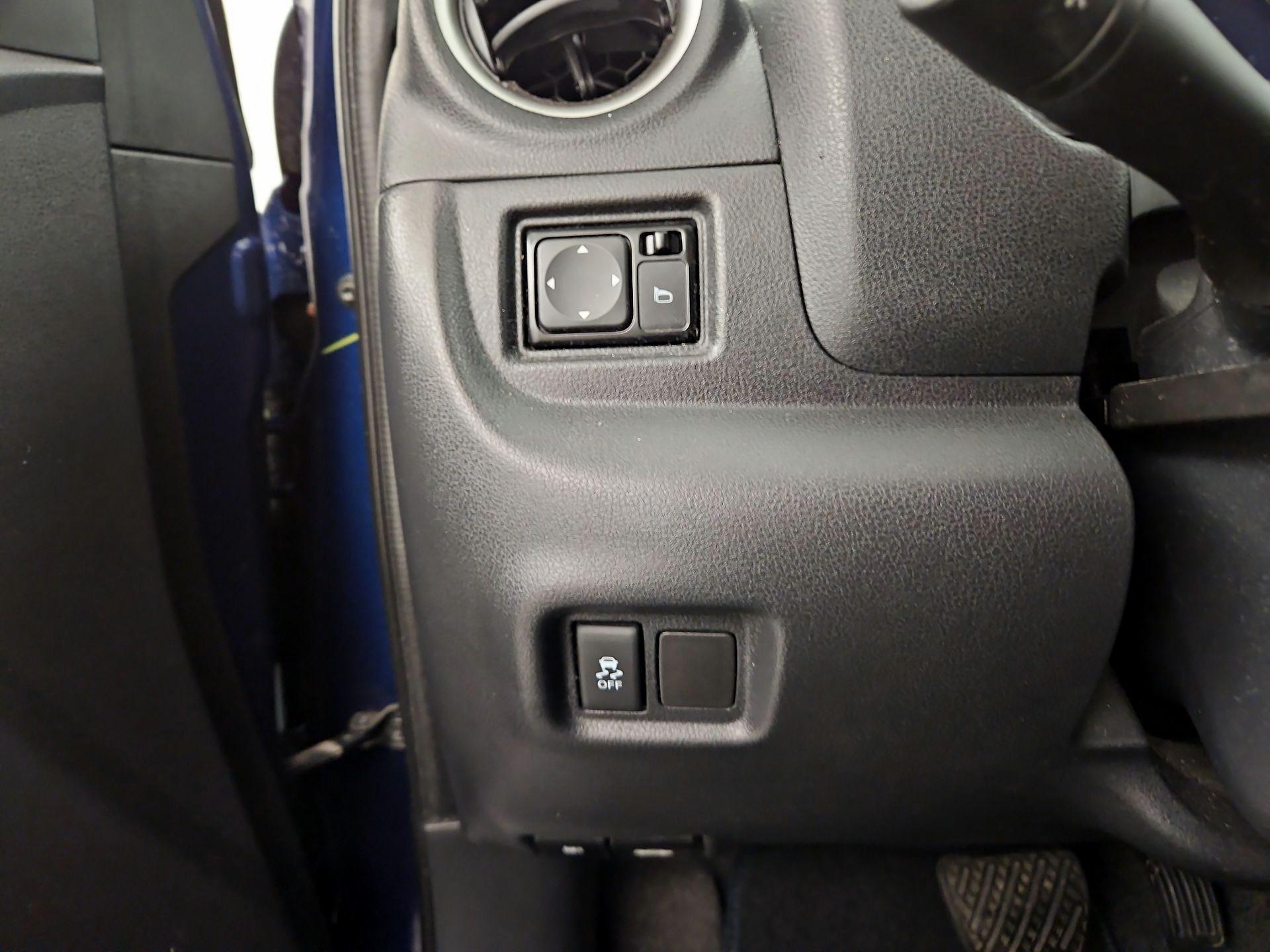 Thumbnail: 2014 Nissan Versa - 13