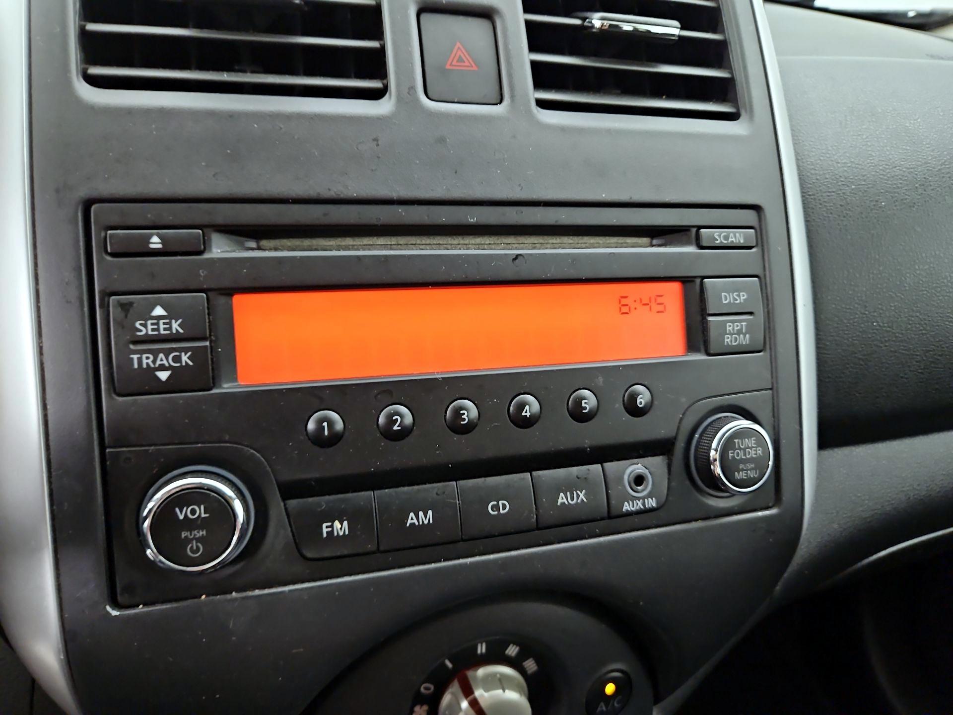 Thumbnail: 2014 Nissan Versa - 14