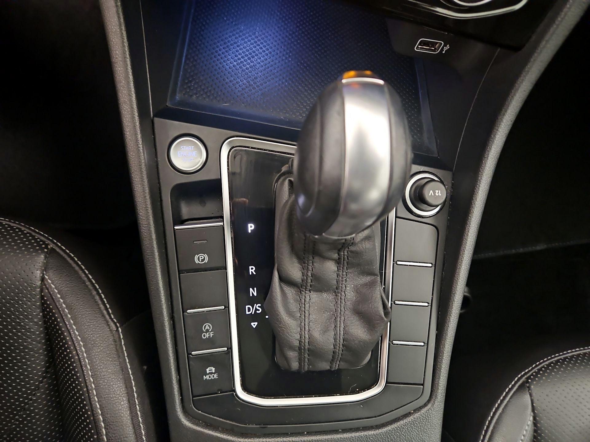 Thumbnail: 2019 Volkswagen Jetta - 18