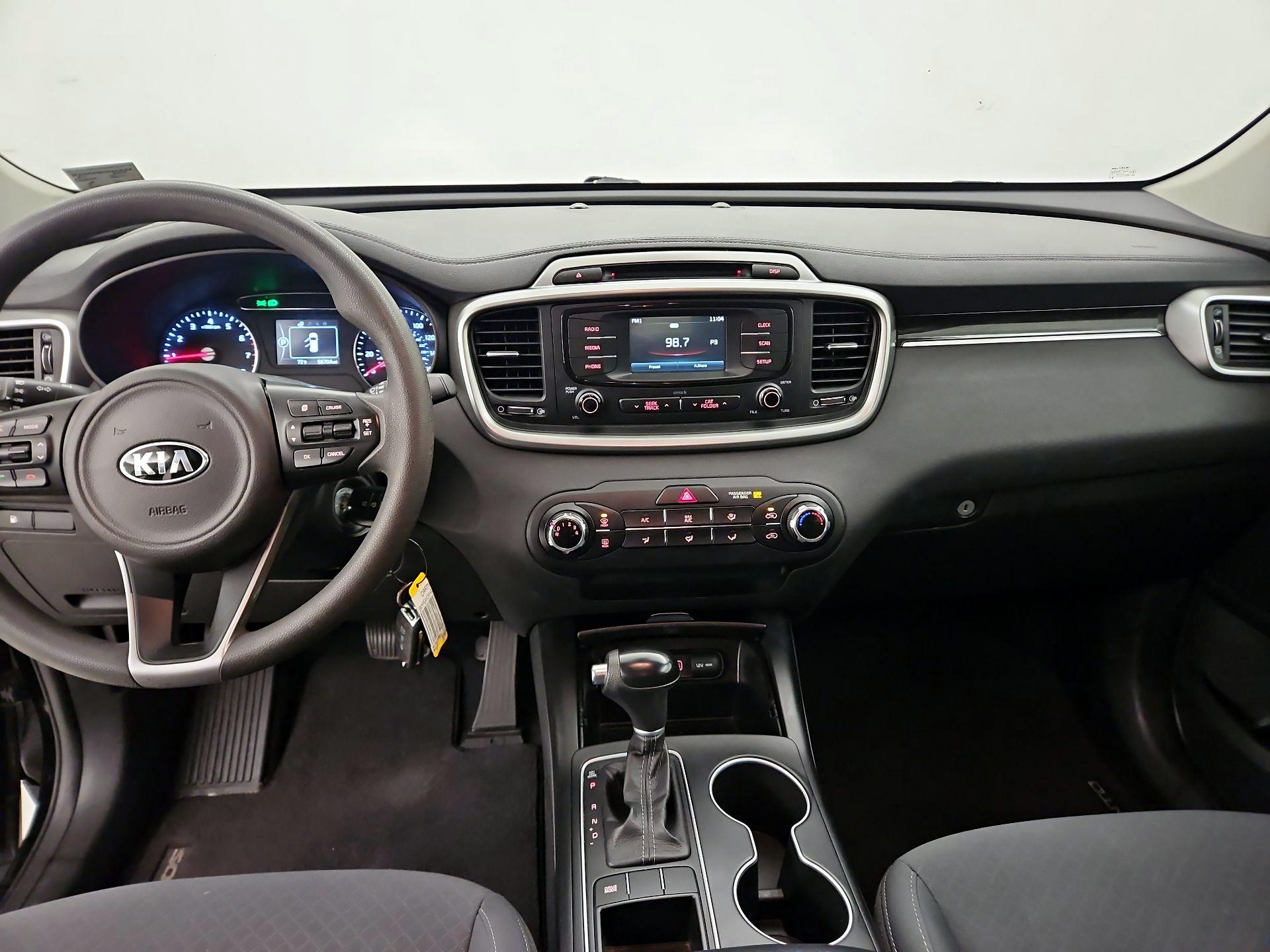 Thumbnail: 2017 Kia Sorento - 9