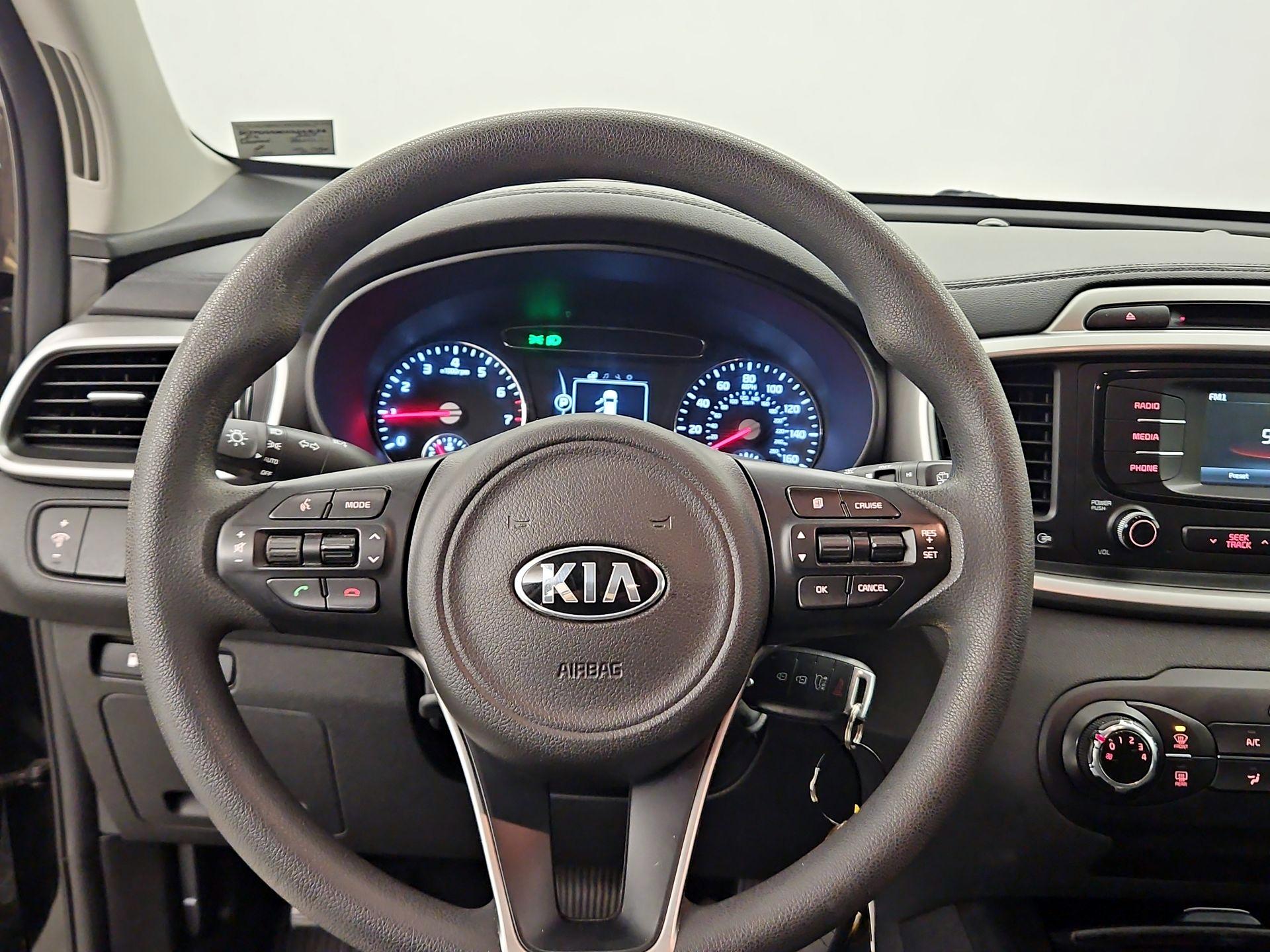 Thumbnail: 2017 Kia Sorento - 10
