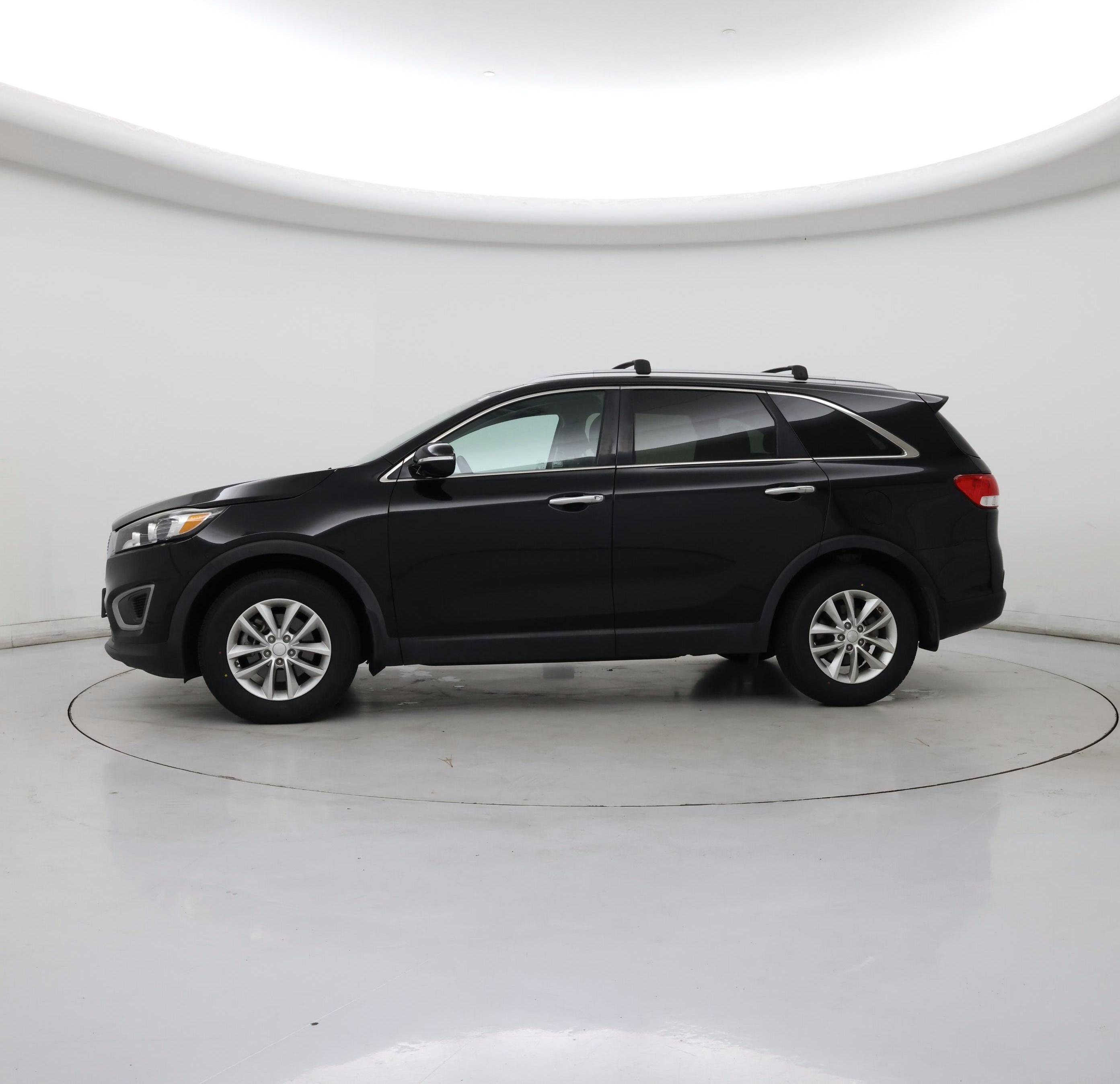 Thumbnail: 2017 Kia Sorento - 3