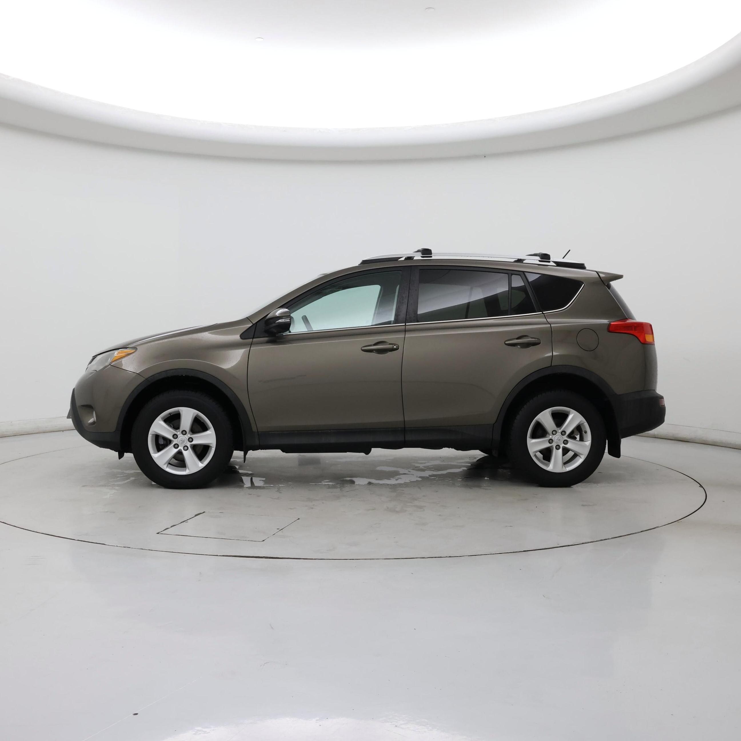 Thumbnail: 2014 Toyota RAV4 - 3