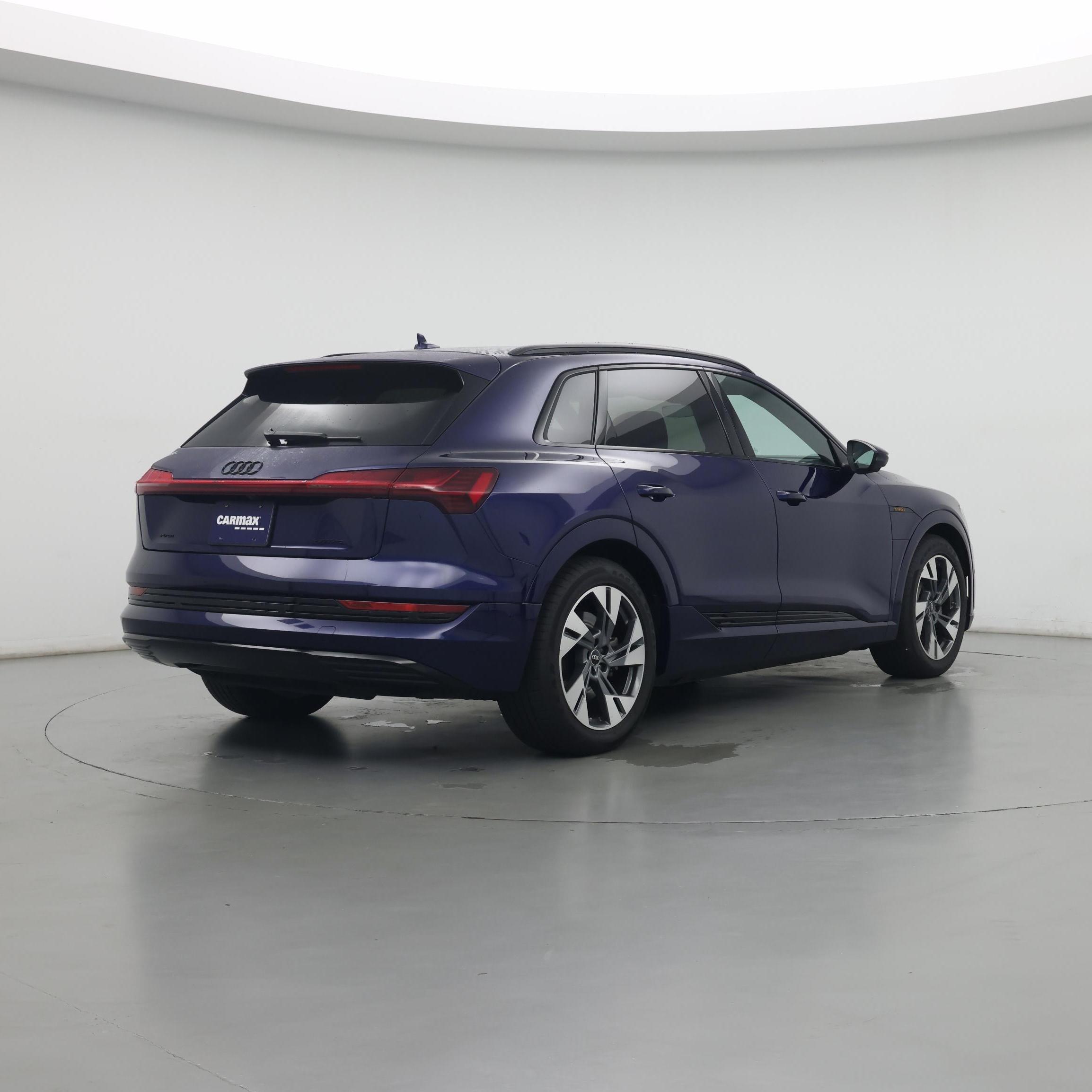 Thumbnail: 2022 Audi e-tron - 8