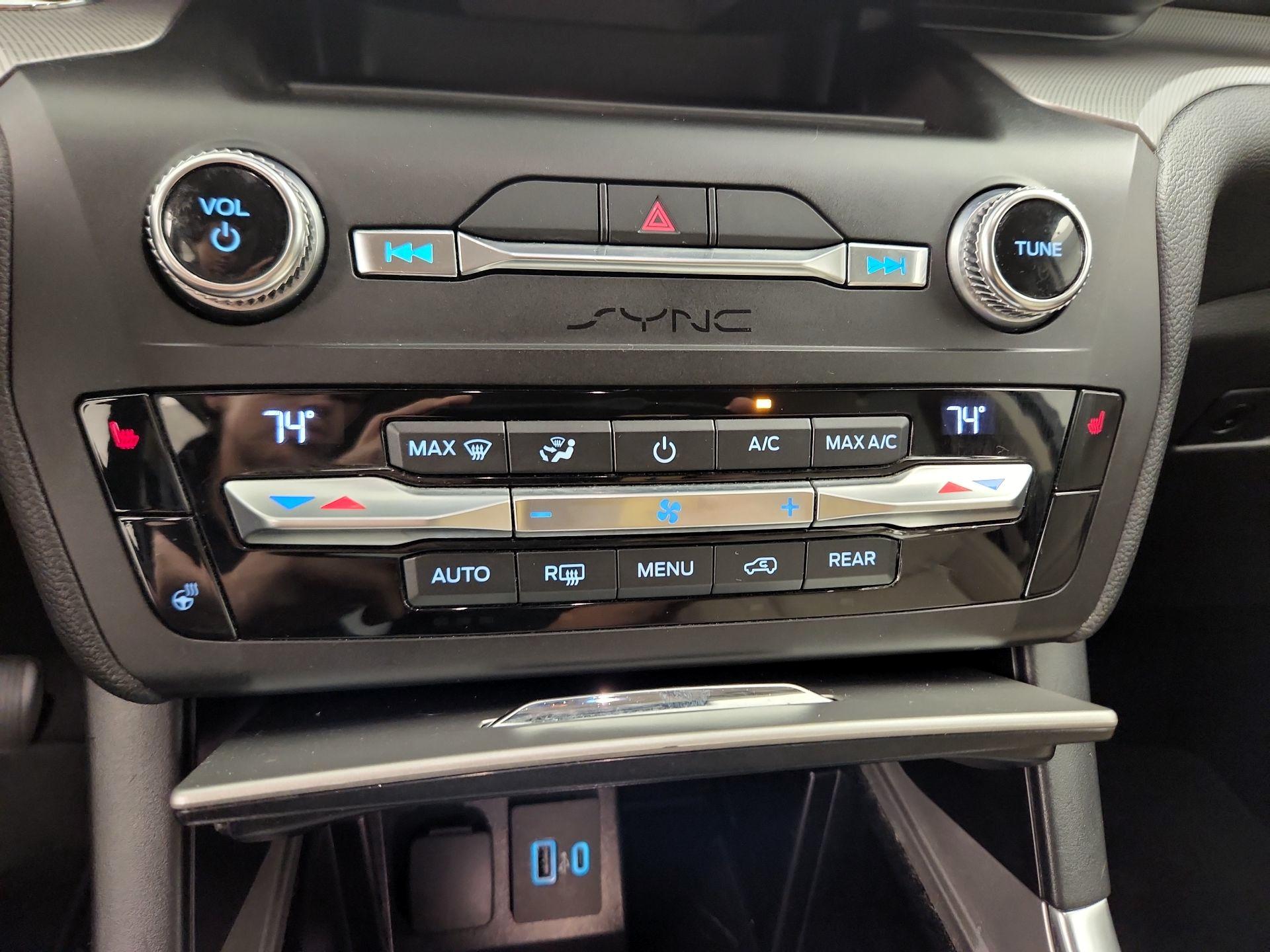 Thumbnail: 2020 Ford Explorer - 17