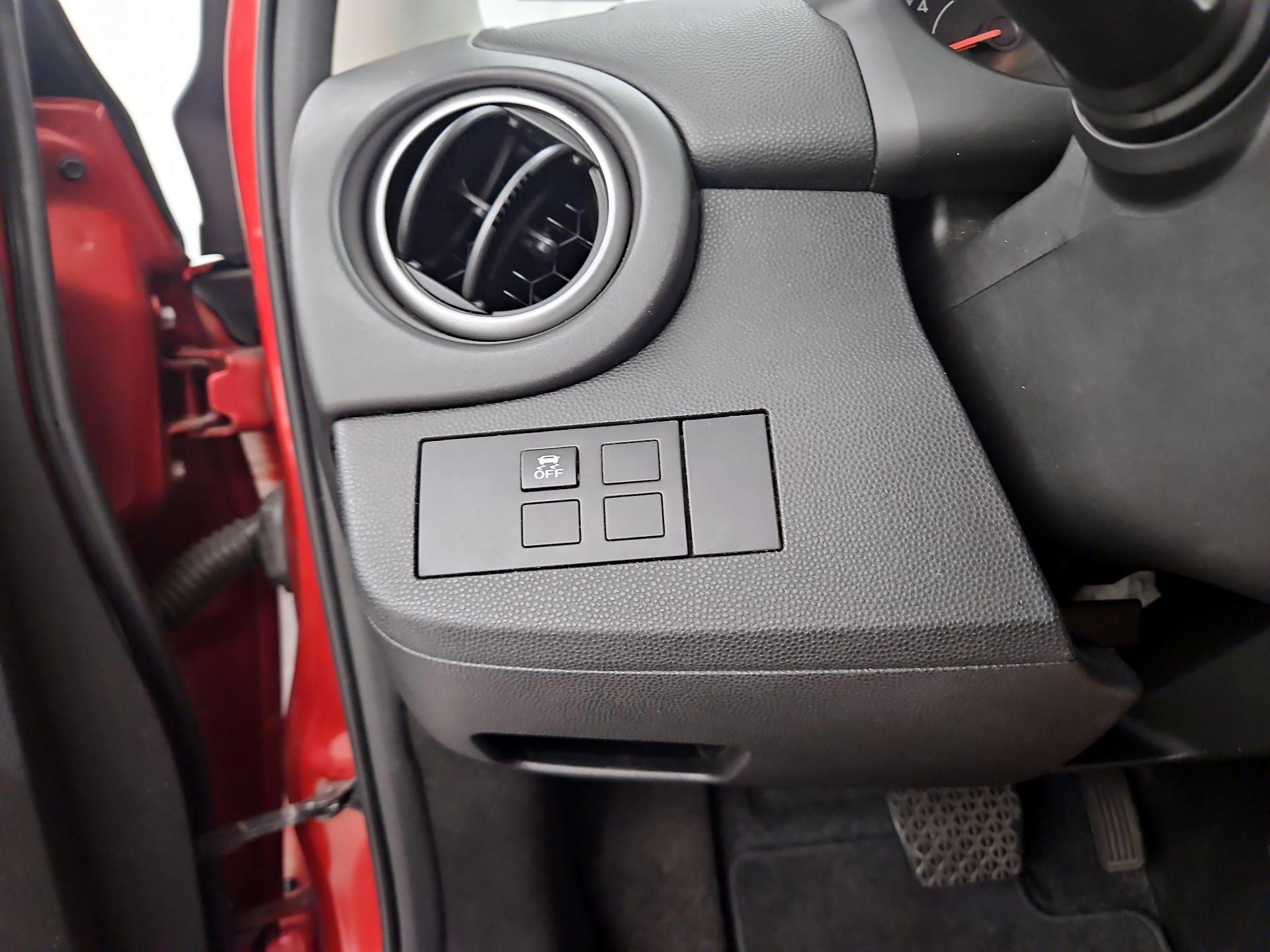 Thumbnail: 2014 Mazda Mazda2 - 13
