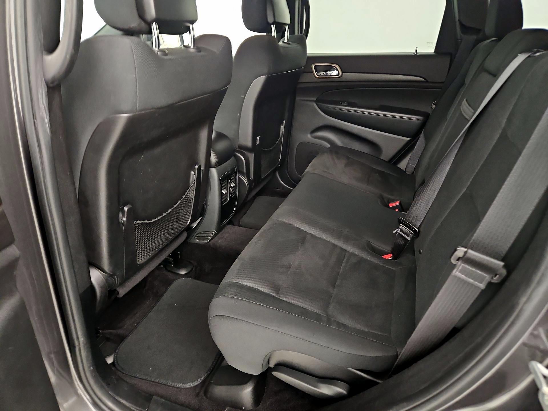 Thumbnail: 2016 Jeep Grand Cherokee - 18