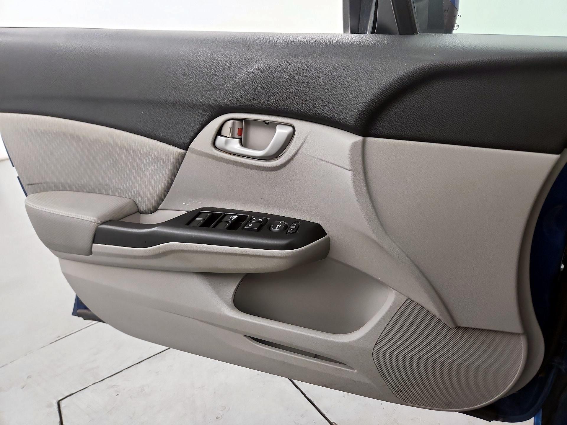 Thumbnail: 2015 Honda Civic - 12