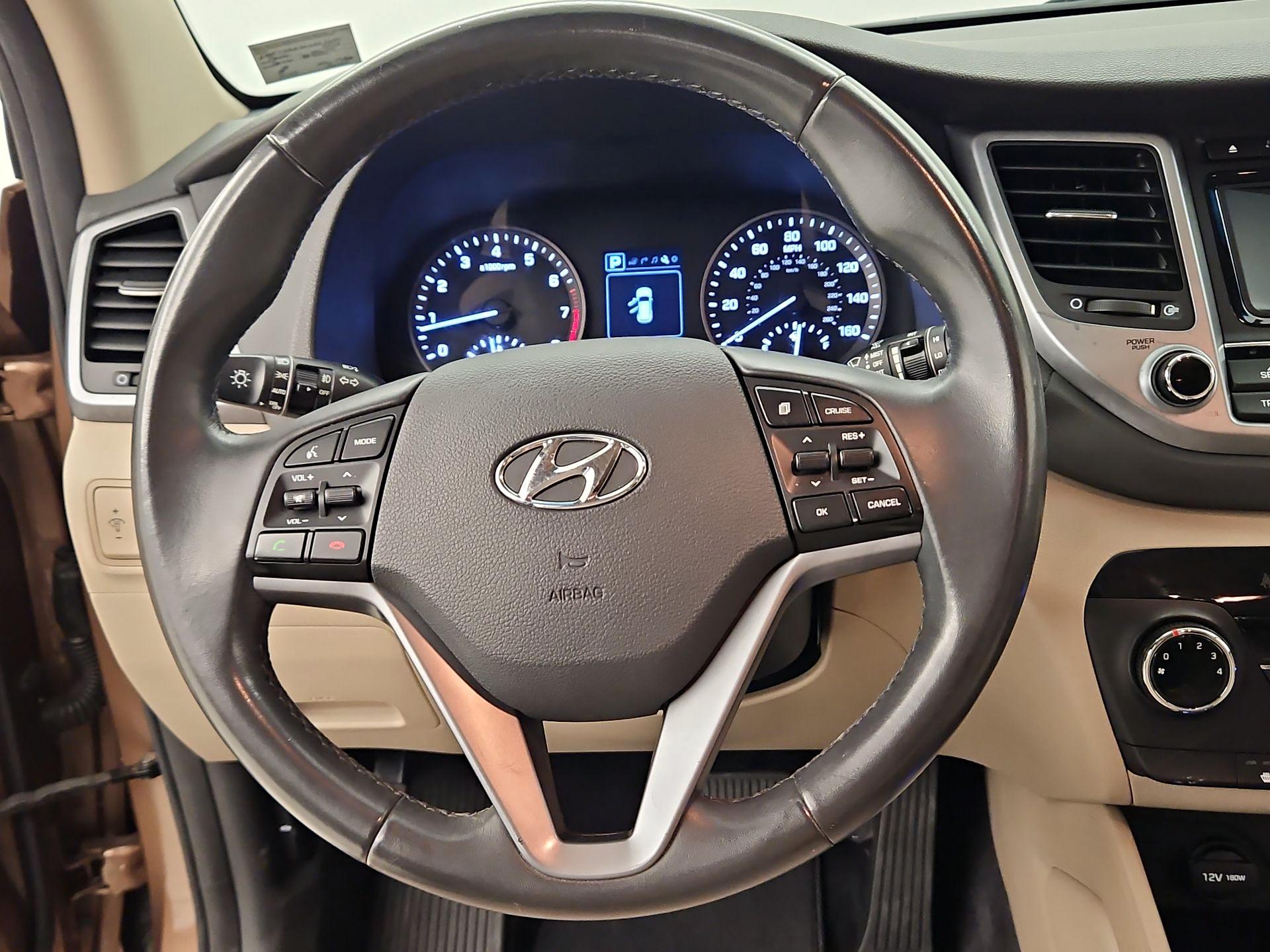 Thumbnail: 2016 Hyundai Tucson - 10