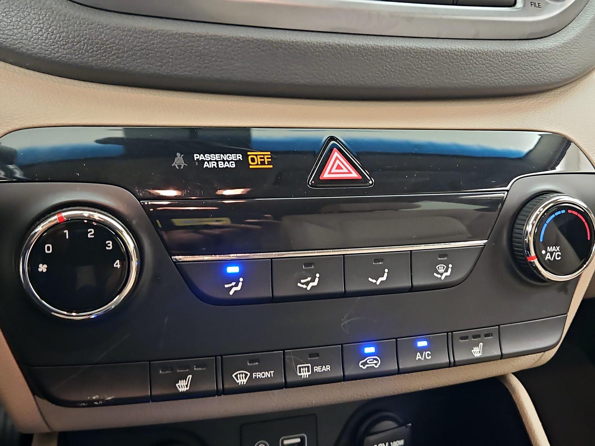 Thumbnail: 2016 Hyundai Tucson - 16