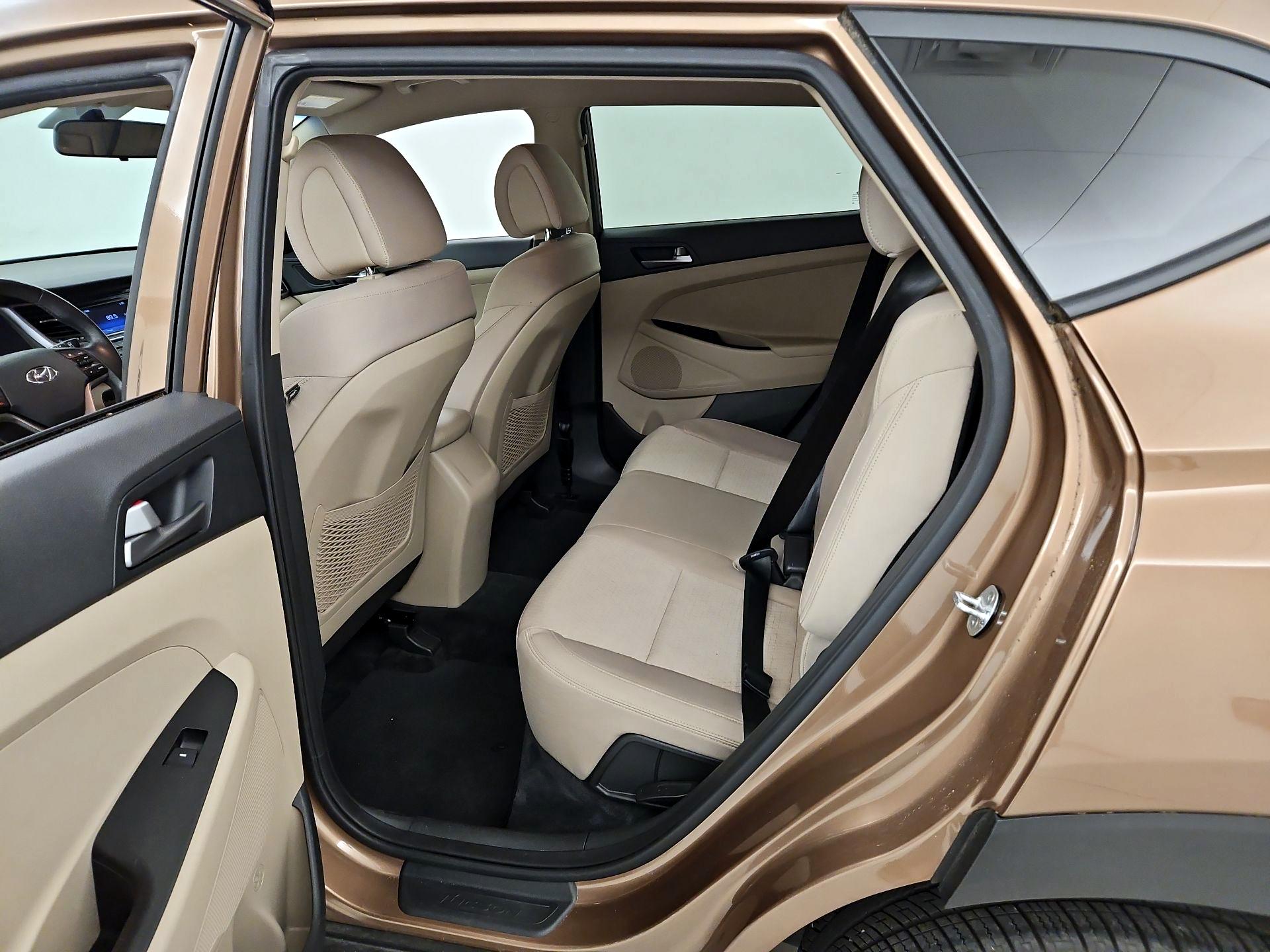 Thumbnail: 2016 Hyundai Tucson - 19