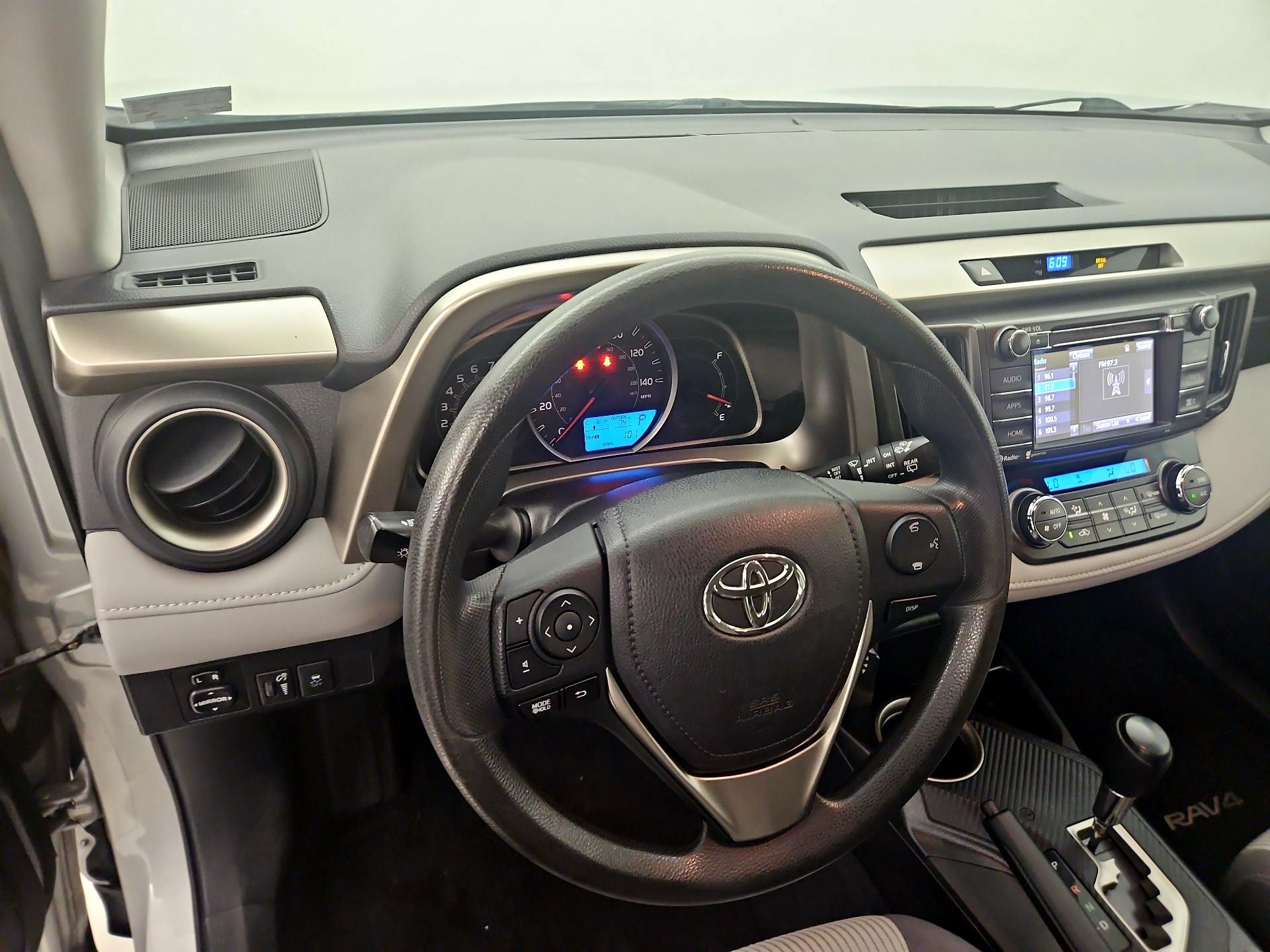 Thumbnail: 2015 Toyota RAV4 - 10