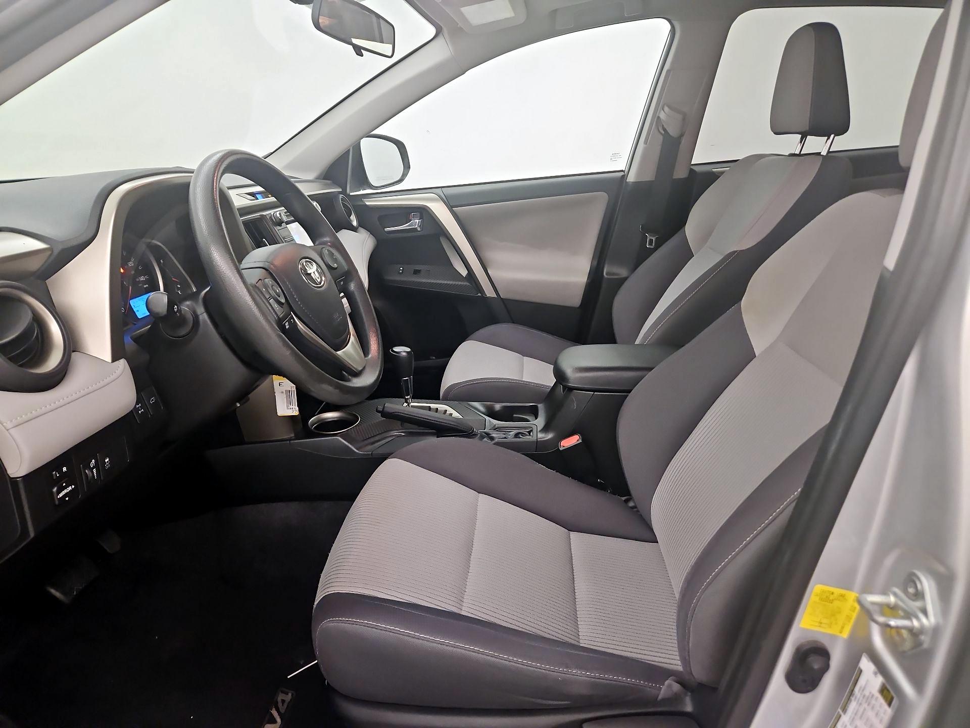 Thumbnail: 2015 Toyota RAV4 - 11