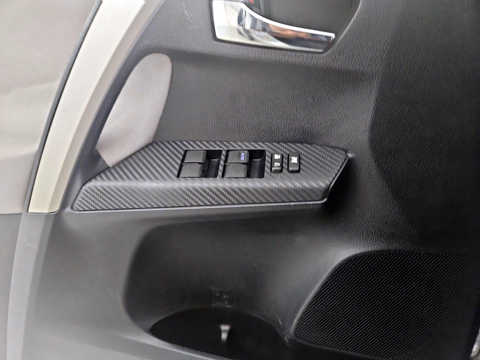Thumbnail: 2015 Toyota RAV4 - 12