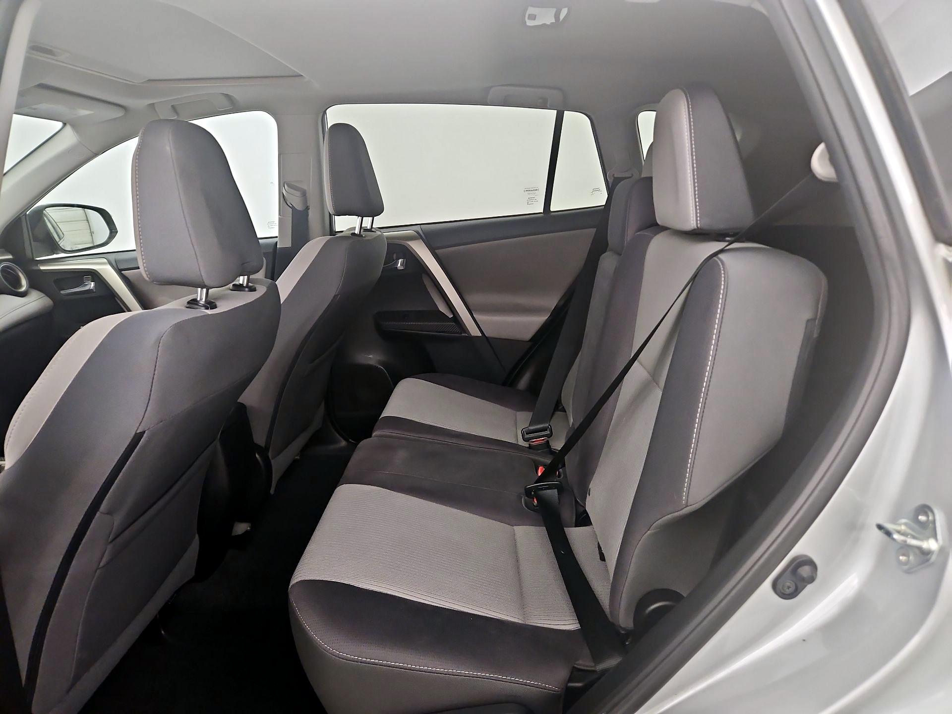 Thumbnail: 2015 Toyota RAV4 - 19