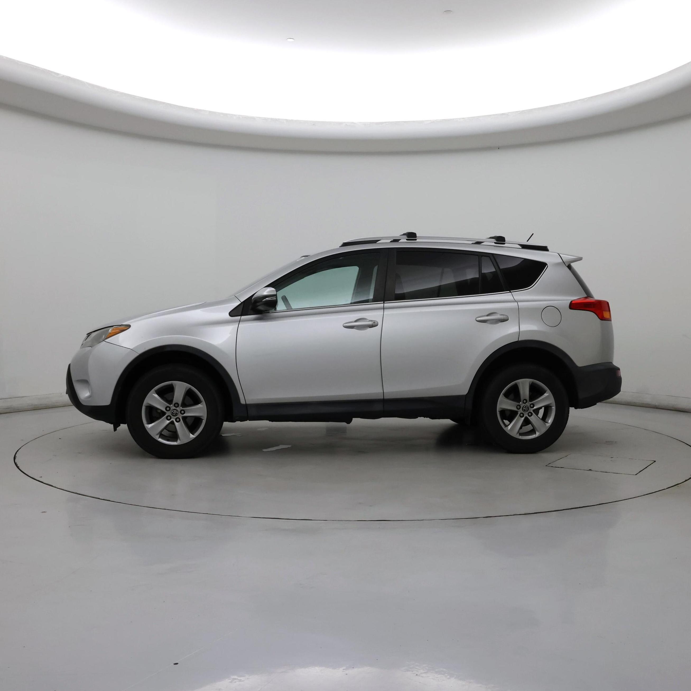 Thumbnail: 2015 Toyota RAV4 - 3