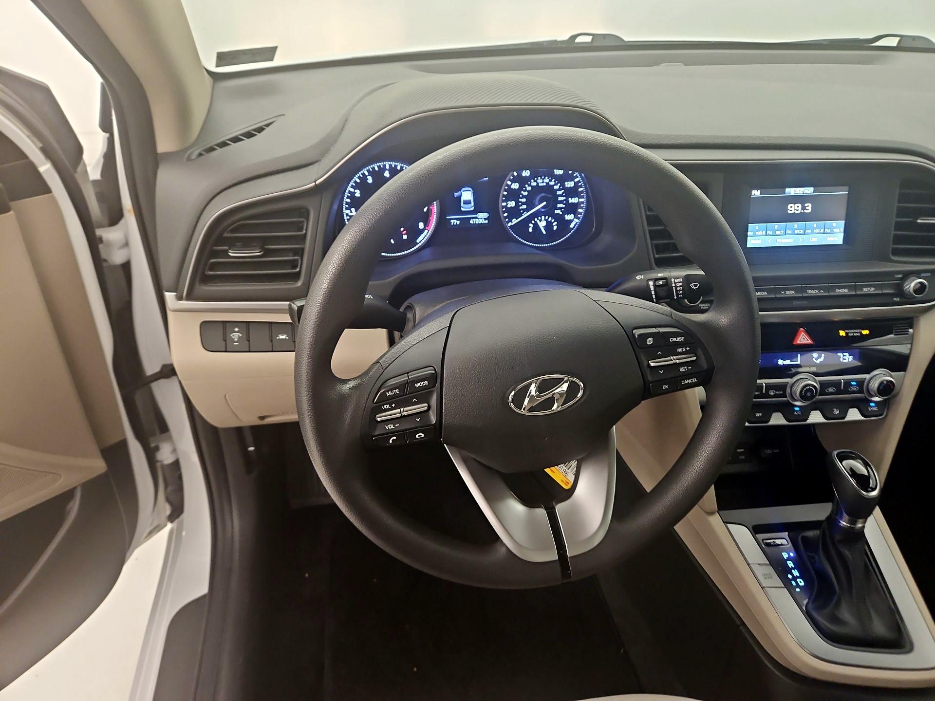 Thumbnail: 2020 Hyundai Elantra - 10