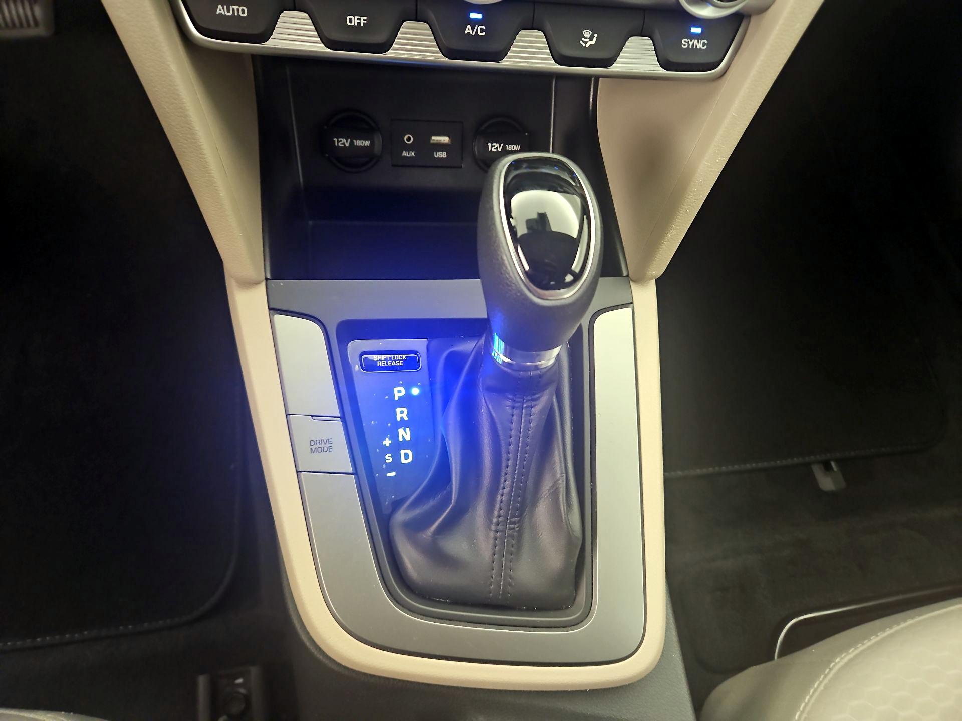 Thumbnail: 2020 Hyundai Elantra - 17