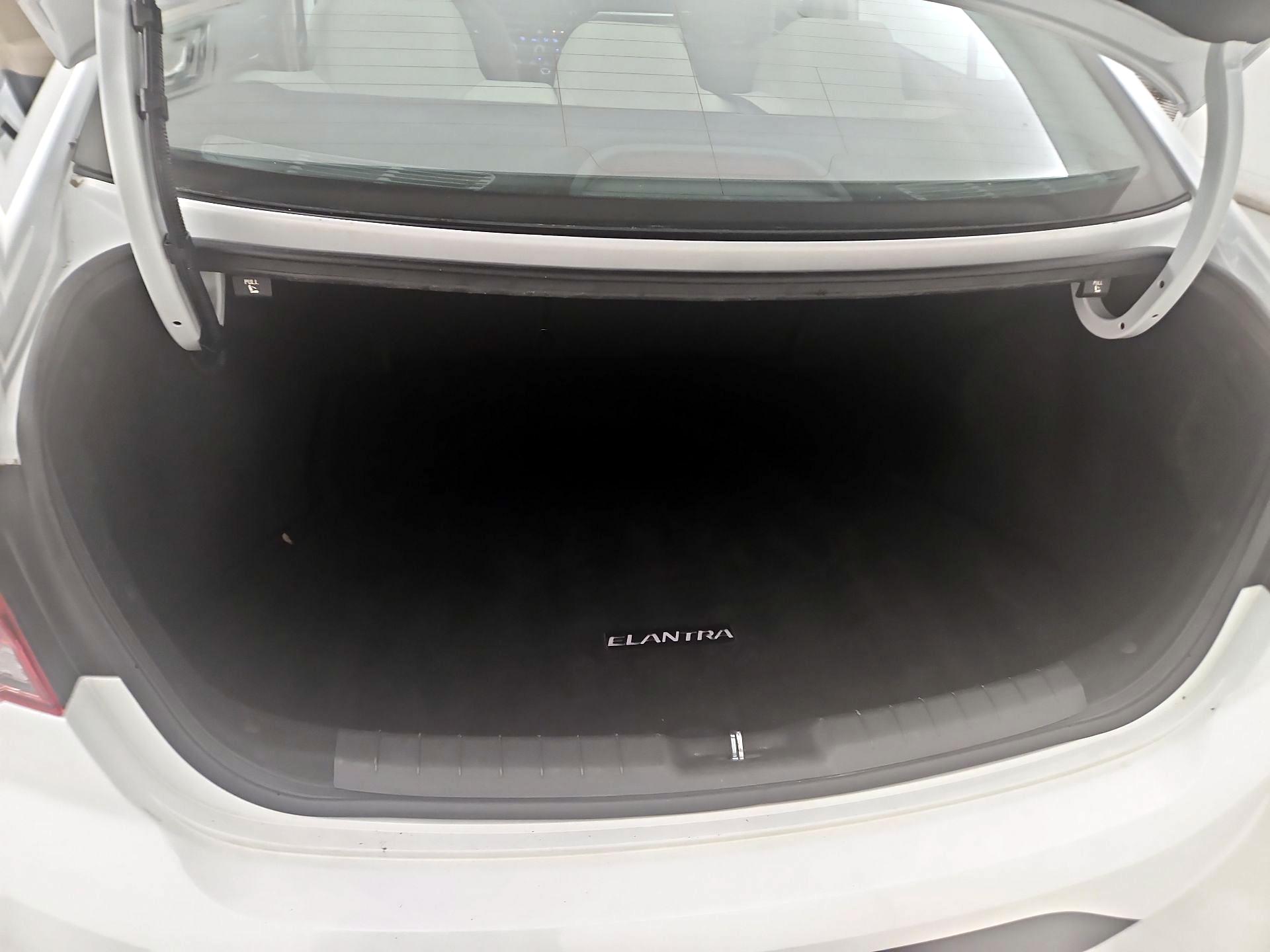 Thumbnail: 2020 Hyundai Elantra - 20