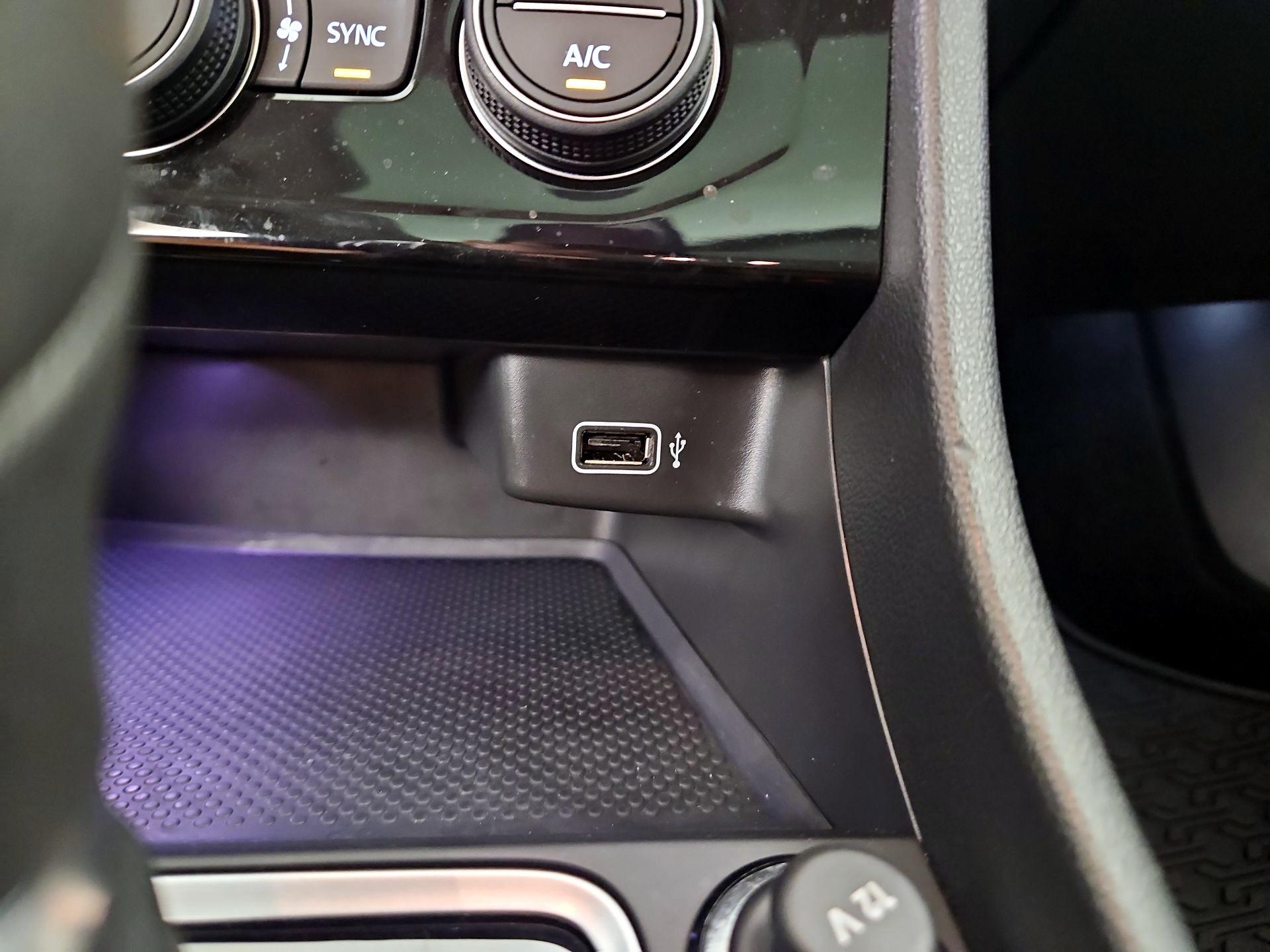 Thumbnail: 2019 Volkswagen Jetta - 19