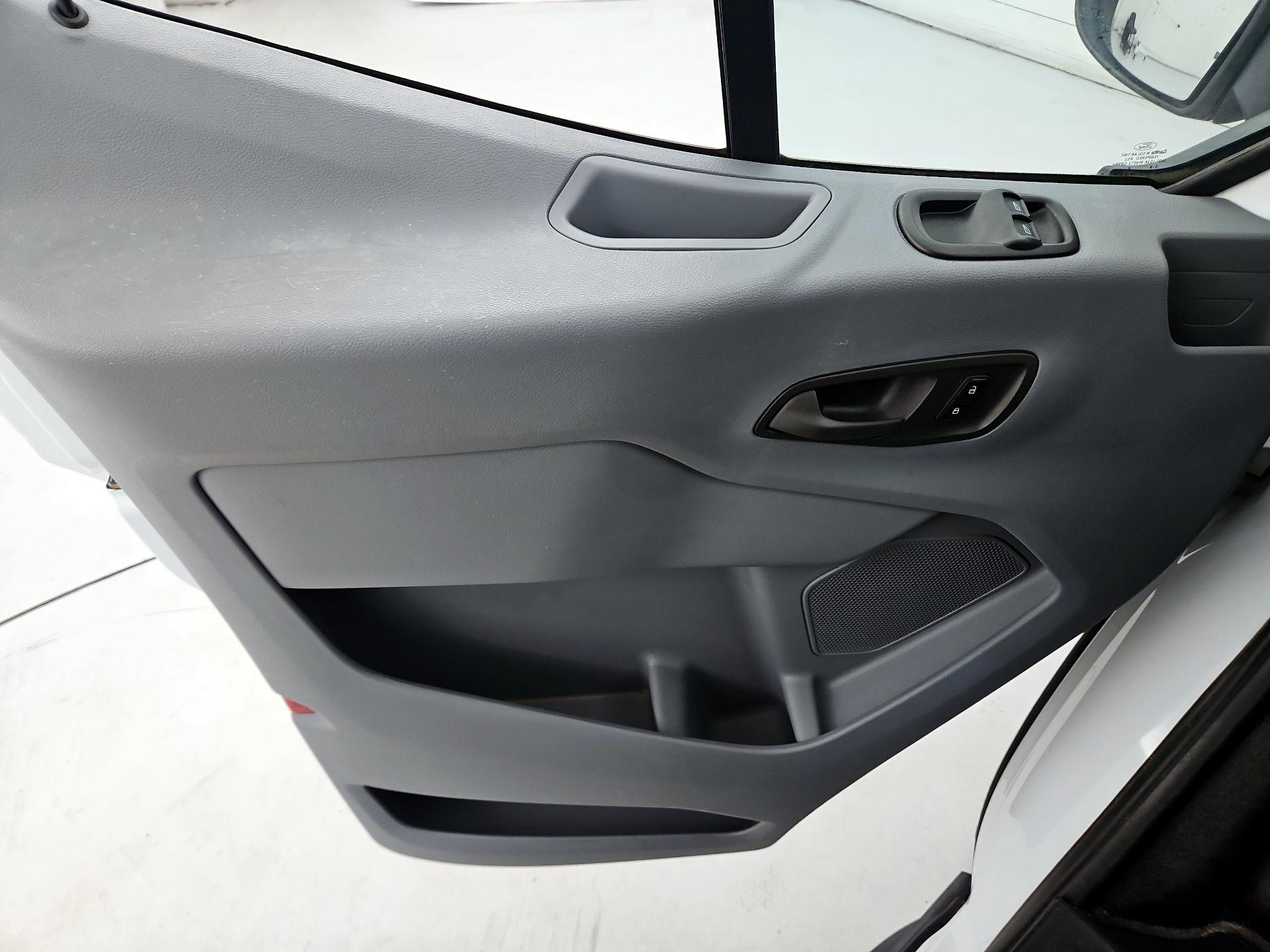 Thumbnail: 2016 Ford Transit Series - 12