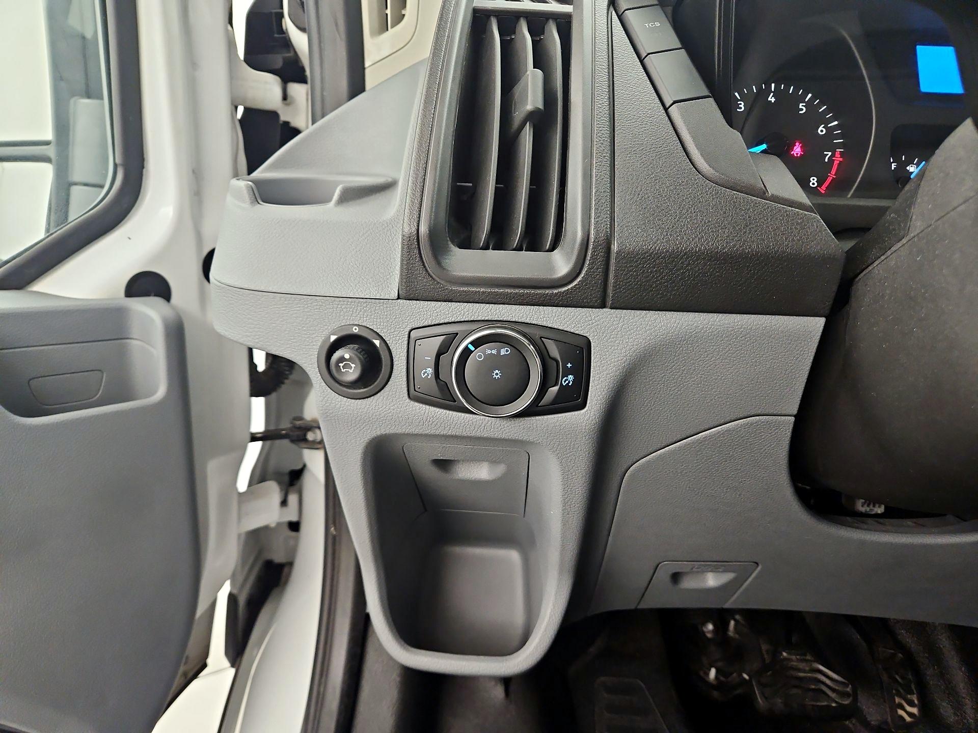 Thumbnail: 2016 Ford Transit Series - 13