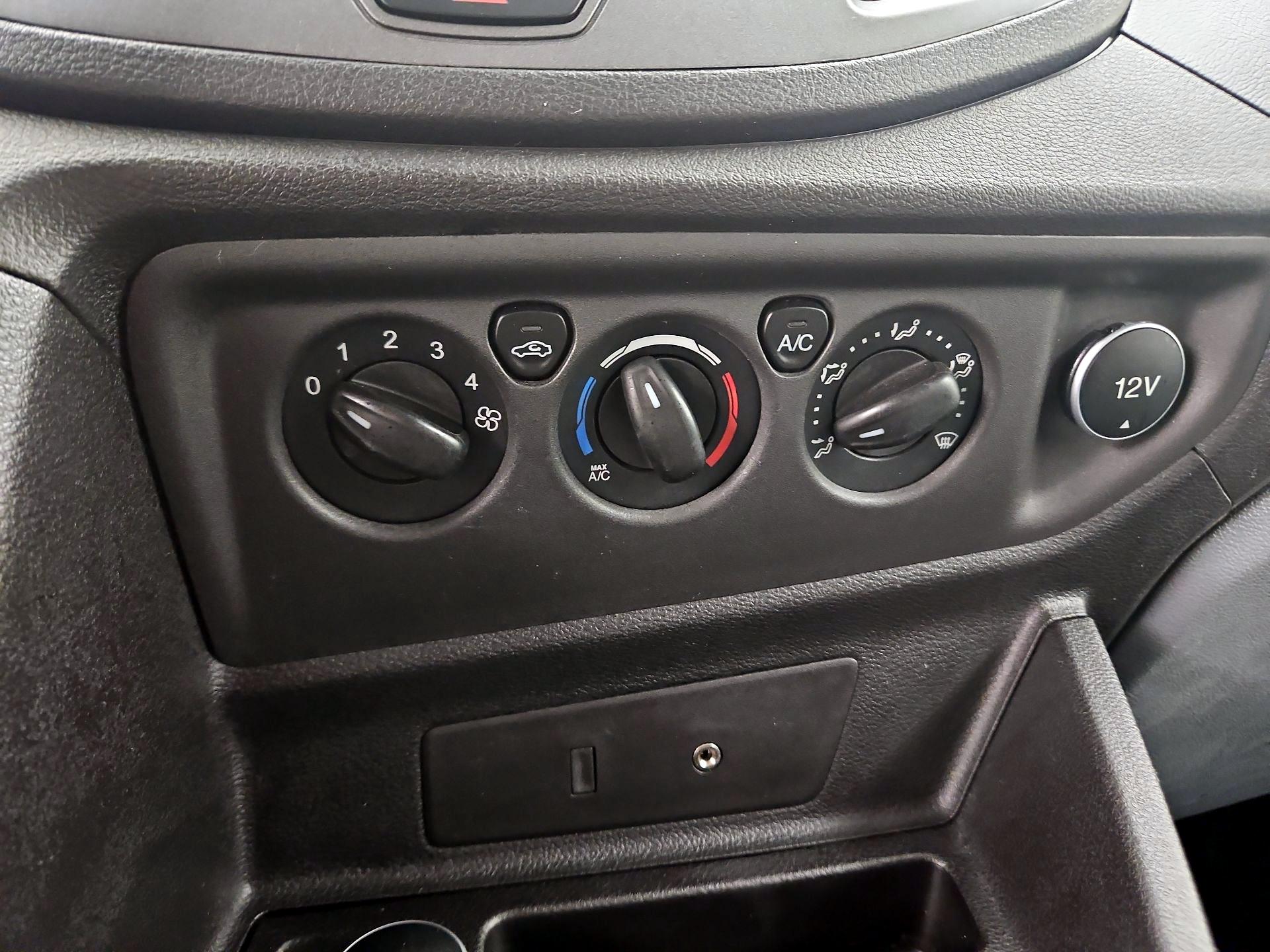 Thumbnail: 2016 Ford Transit Series - 16