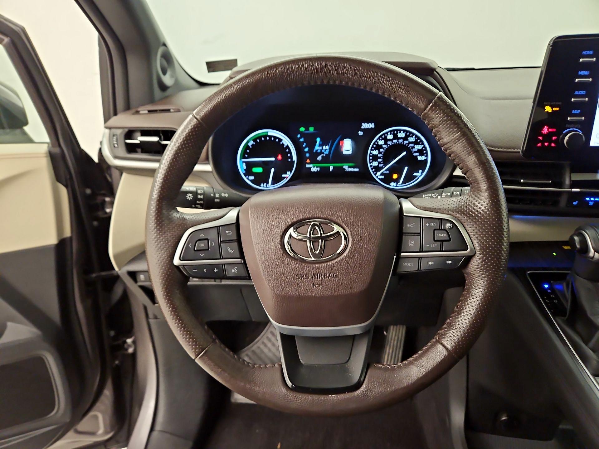 Thumbnail: 2021 Toyota Sienna - 10