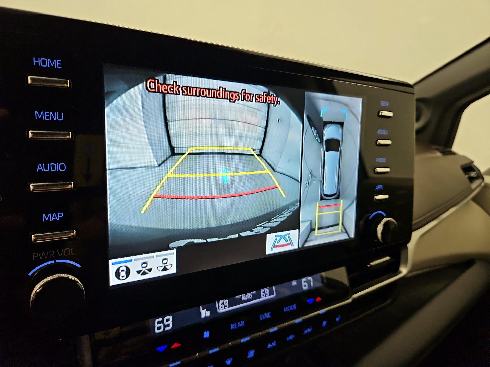 Thumbnail: 2021 Toyota Sienna - 15