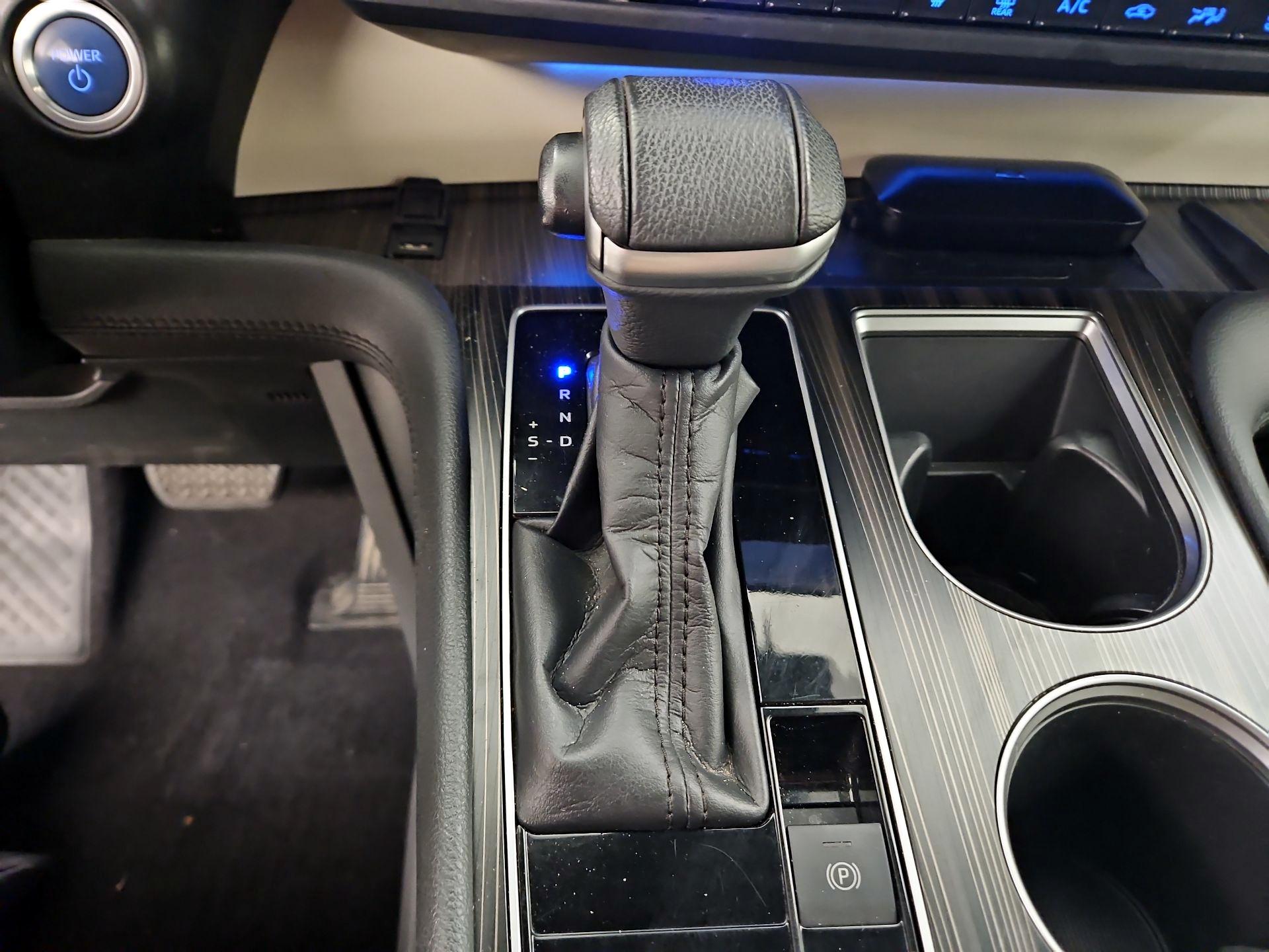 Thumbnail: 2021 Toyota Sienna - 18