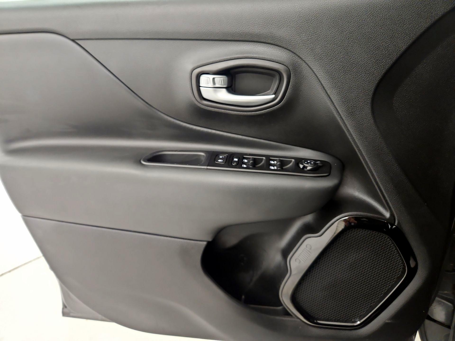 Thumbnail: 2020 Jeep Renegade - 12