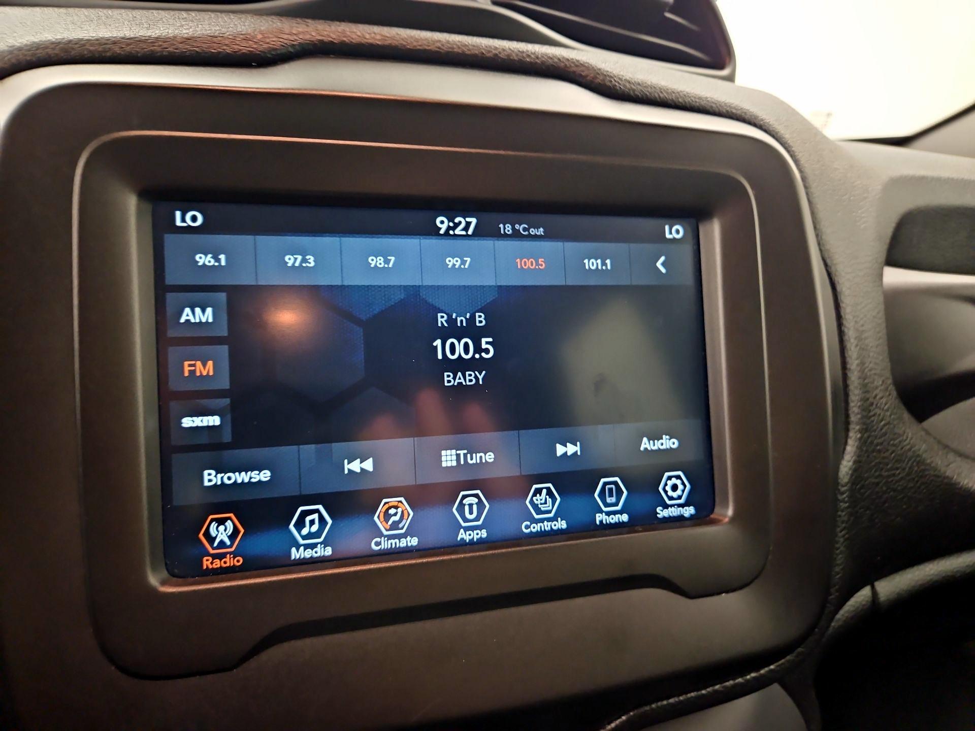 Thumbnail: 2020 Jeep Renegade - 15