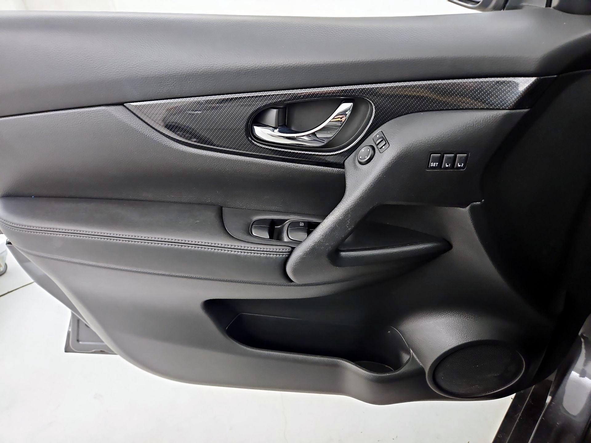 Thumbnail: 2019 Nissan Rogue - 12