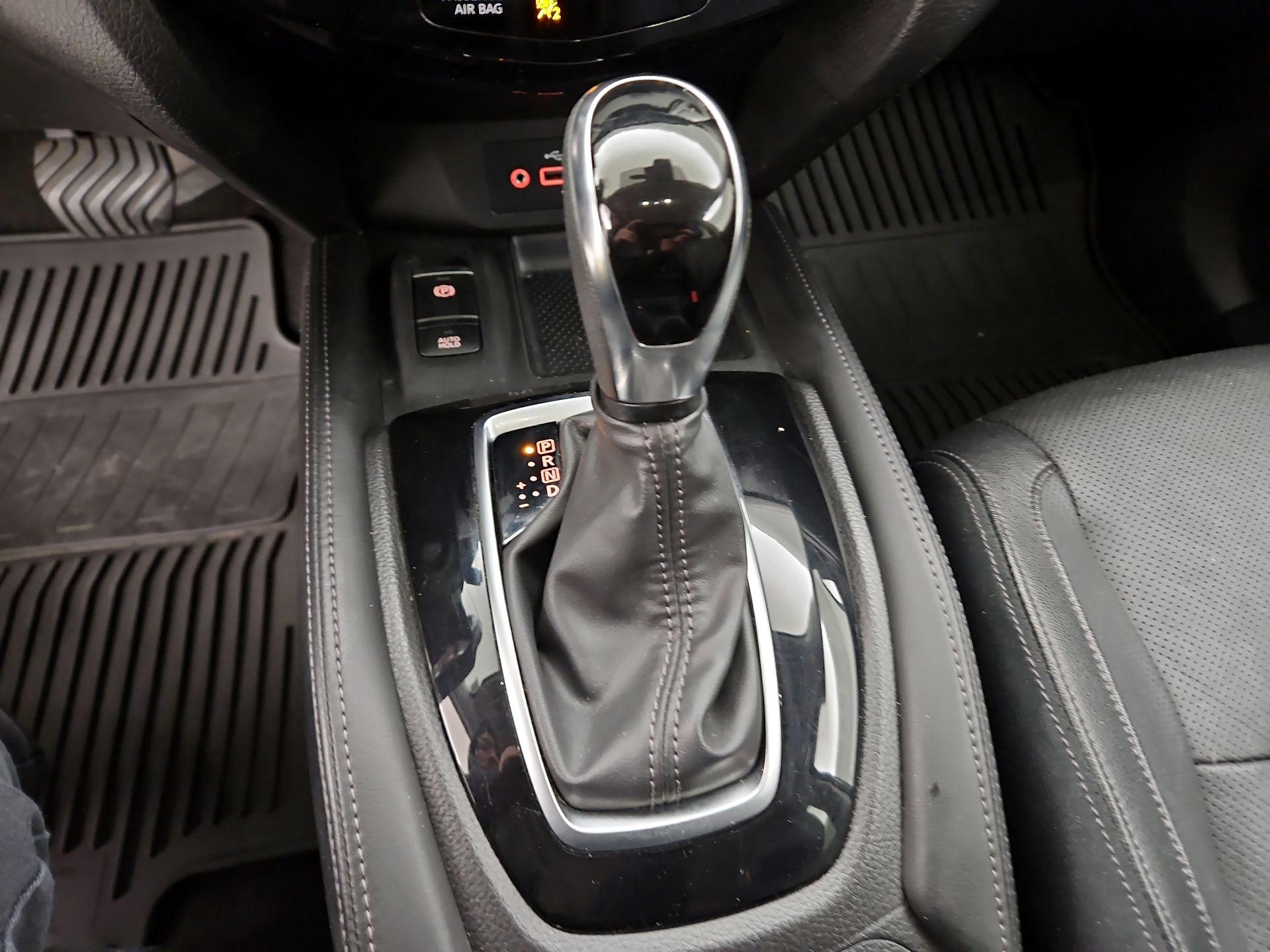 Thumbnail: 2019 Nissan Rogue - 18