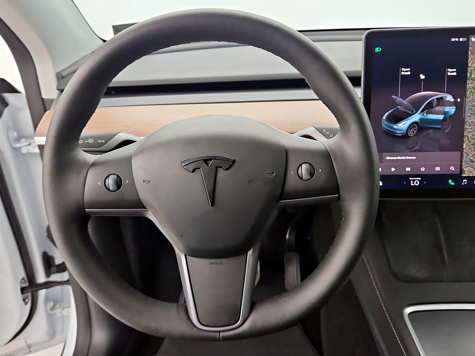 Thumbnail: 2024 Tesla Model Y - 10