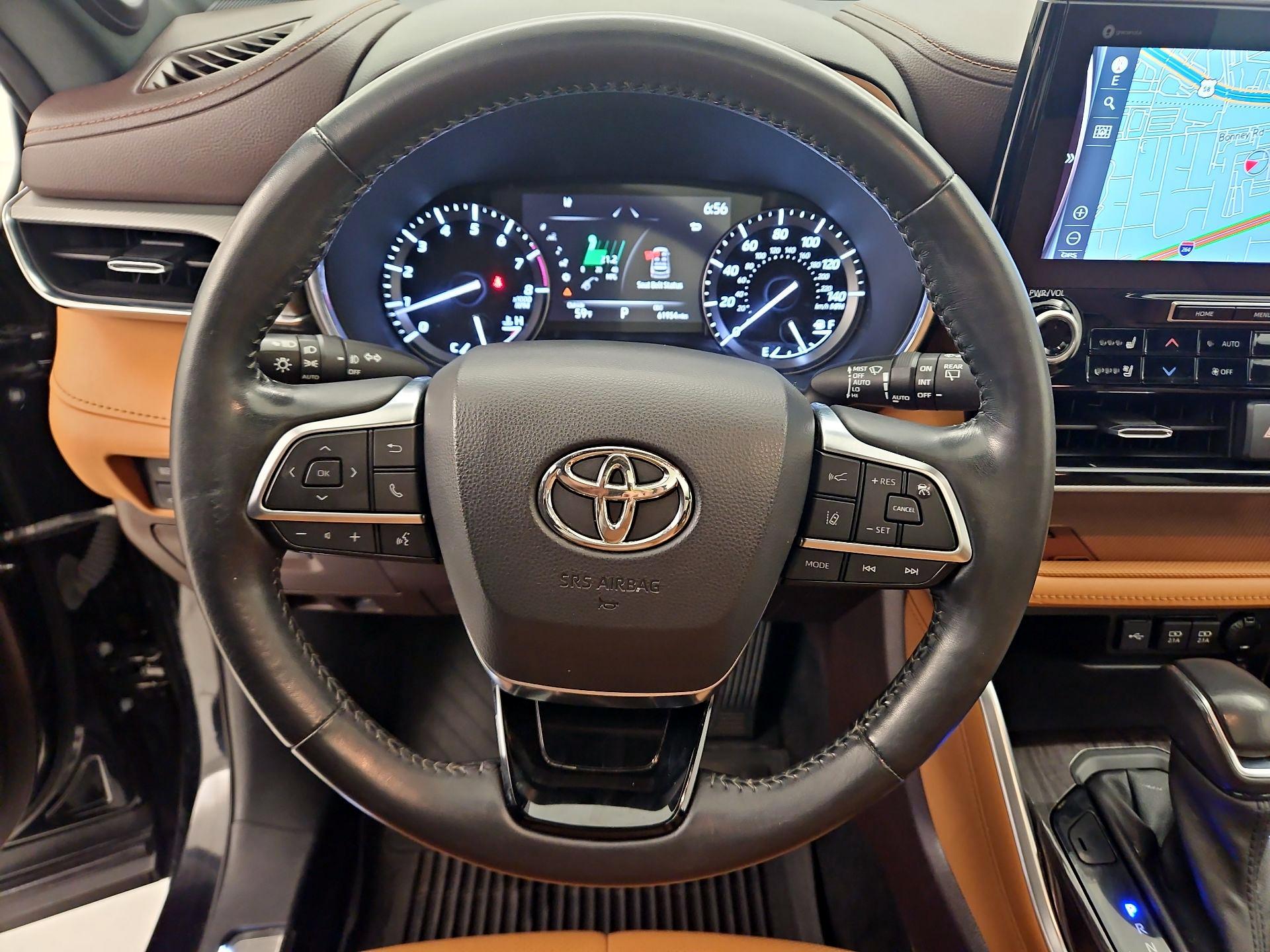 Thumbnail: 2021 Toyota Highlander - 10